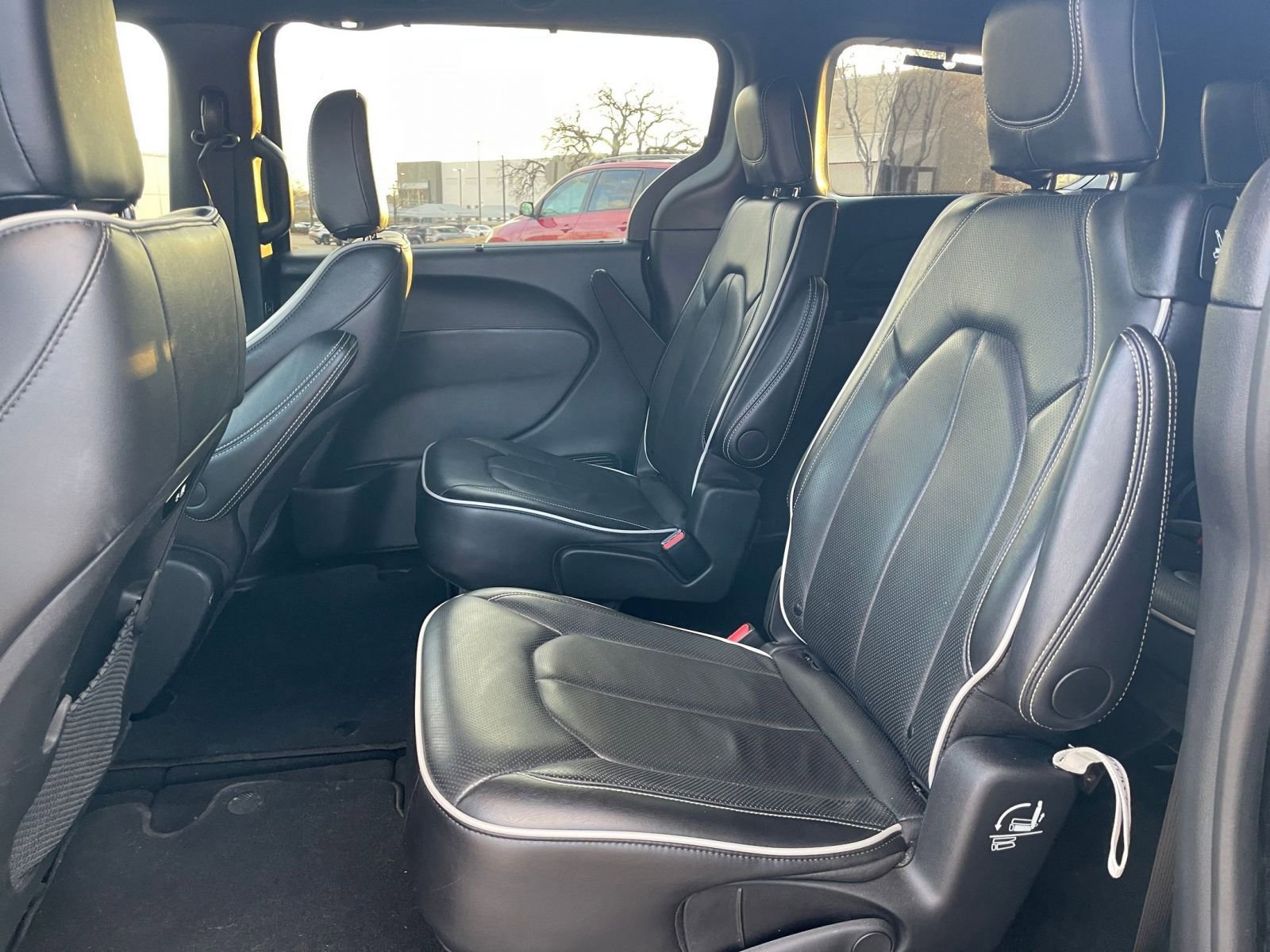 Thumbnail: 2025 Chrysler Pacifica - 30