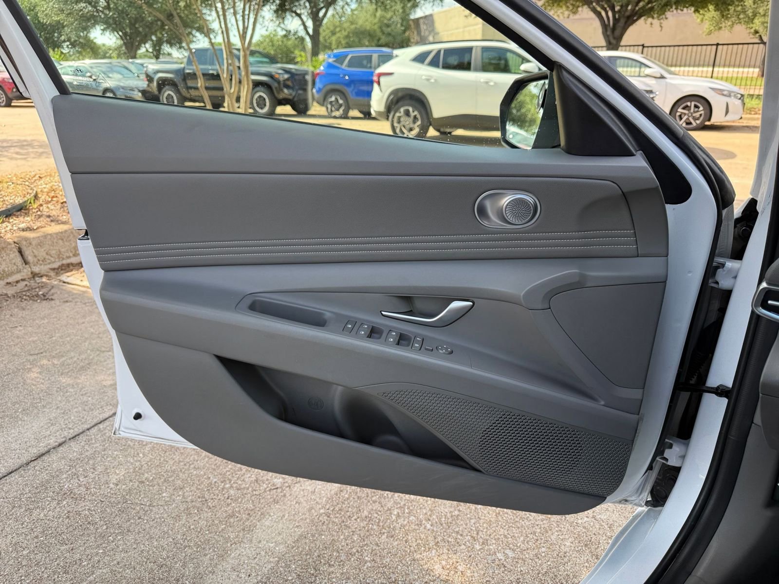 Thumbnail: 2025 Hyundai Elantra - 18