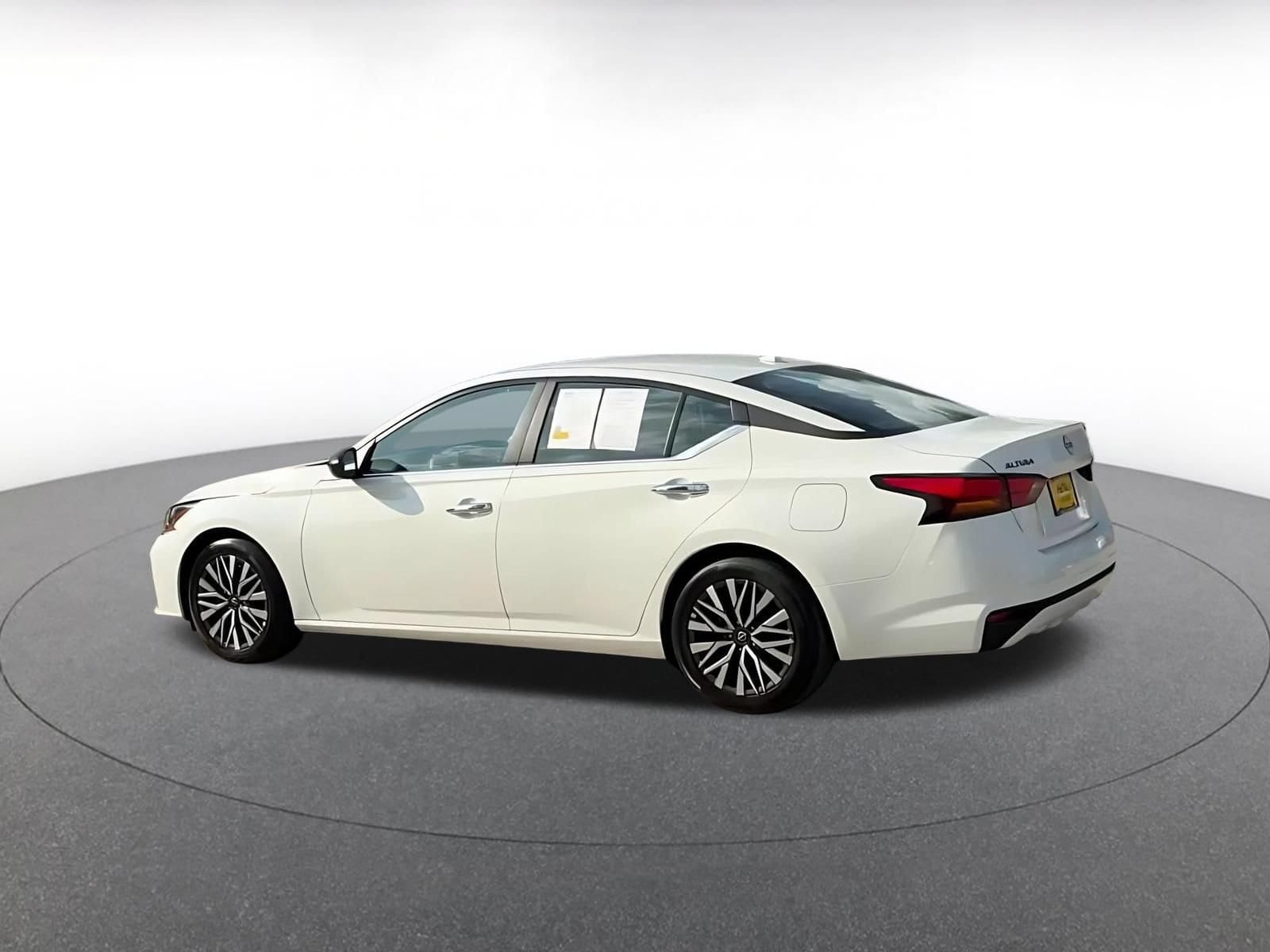 Thumbnail: 2025 Nissan Altima - 8