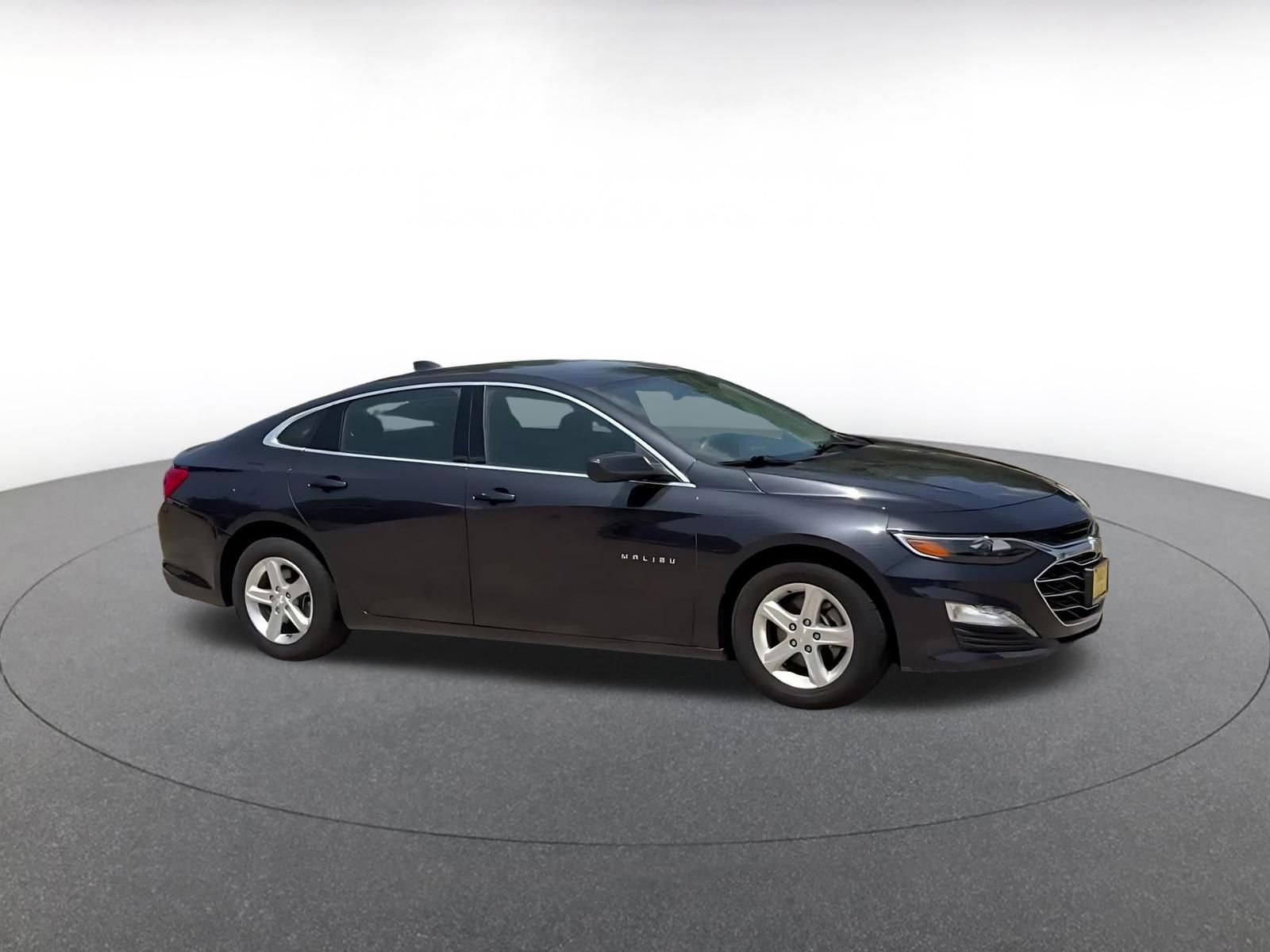 Thumbnail: 2023 Chevrolet Malibu - 2