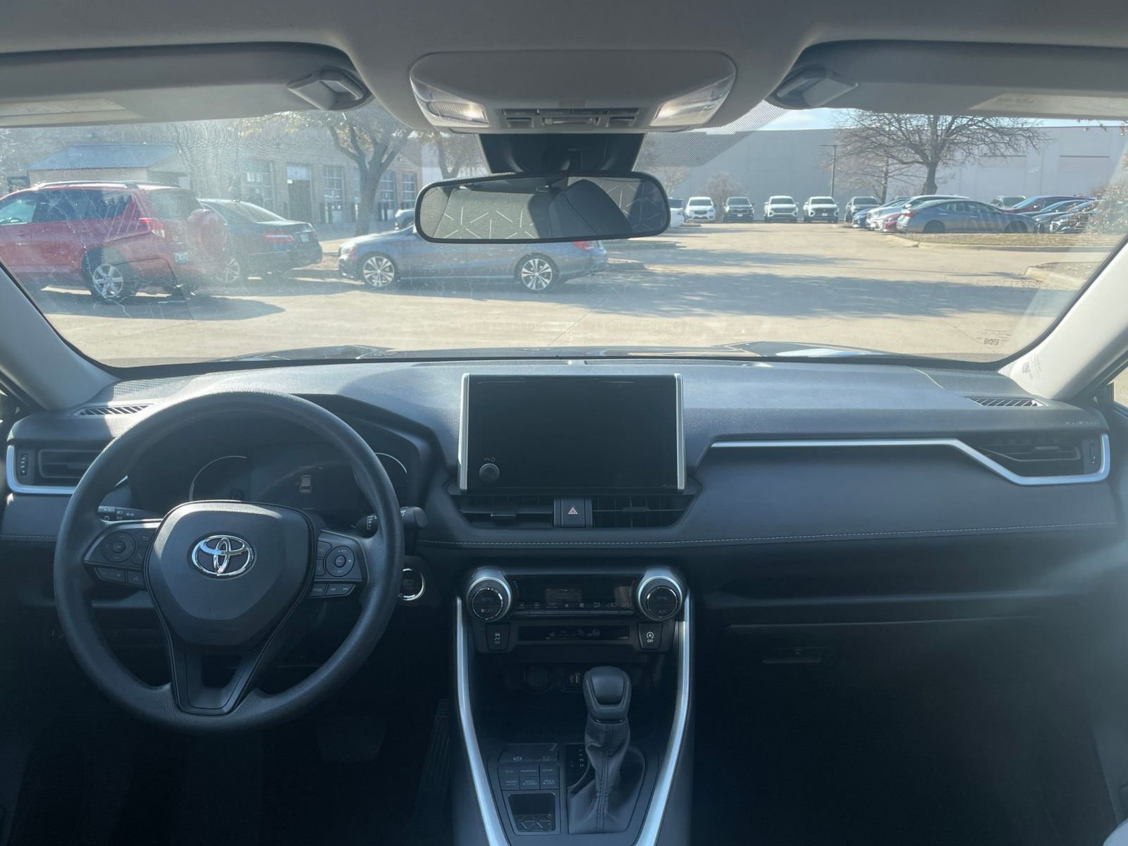 Thumbnail: 2025 Toyota RAV4 - 35