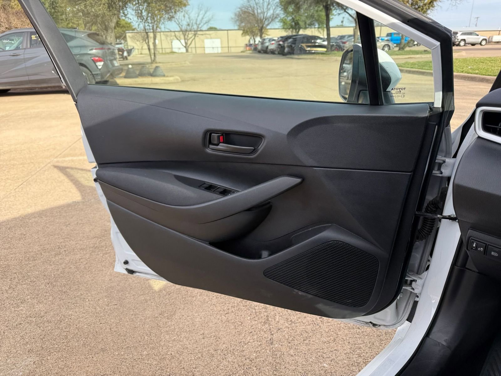 Thumbnail: 2025 Toyota Corolla - 18