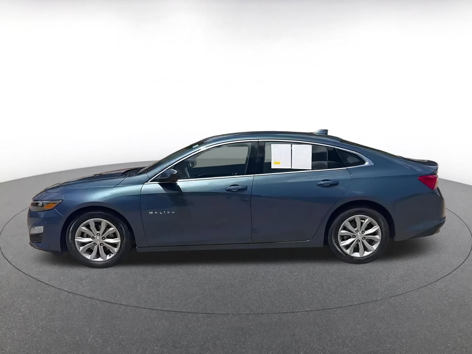 Thumbnail: 2024 Chevrolet Malibu - 9