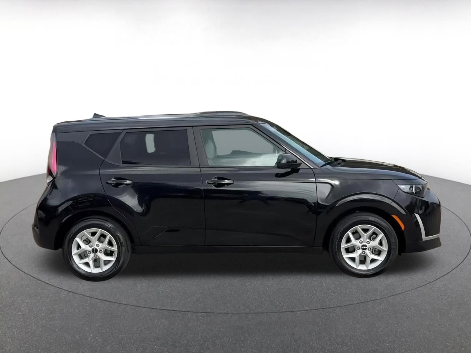 Thumbnail: 2025 Kia Soul - 16