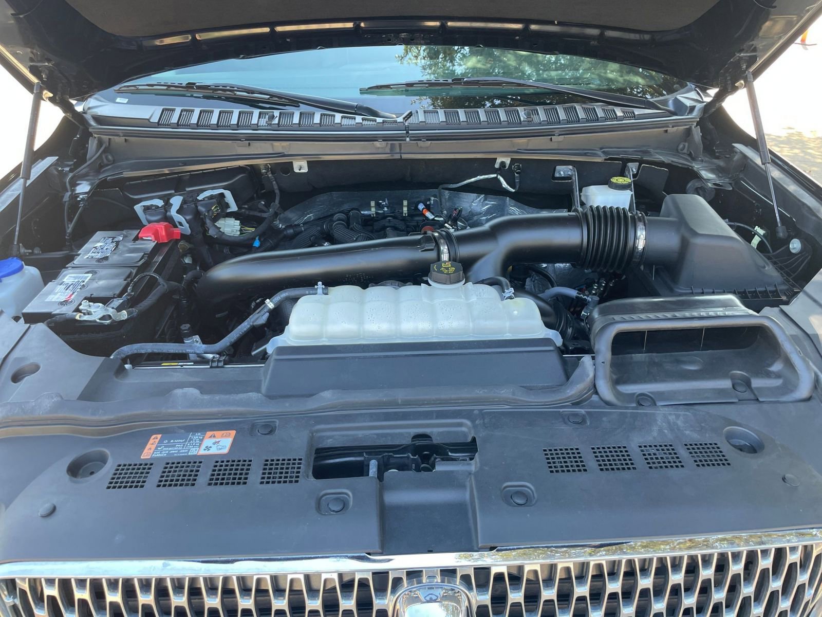 Thumbnail: 2024 Lincoln Navigator - 32