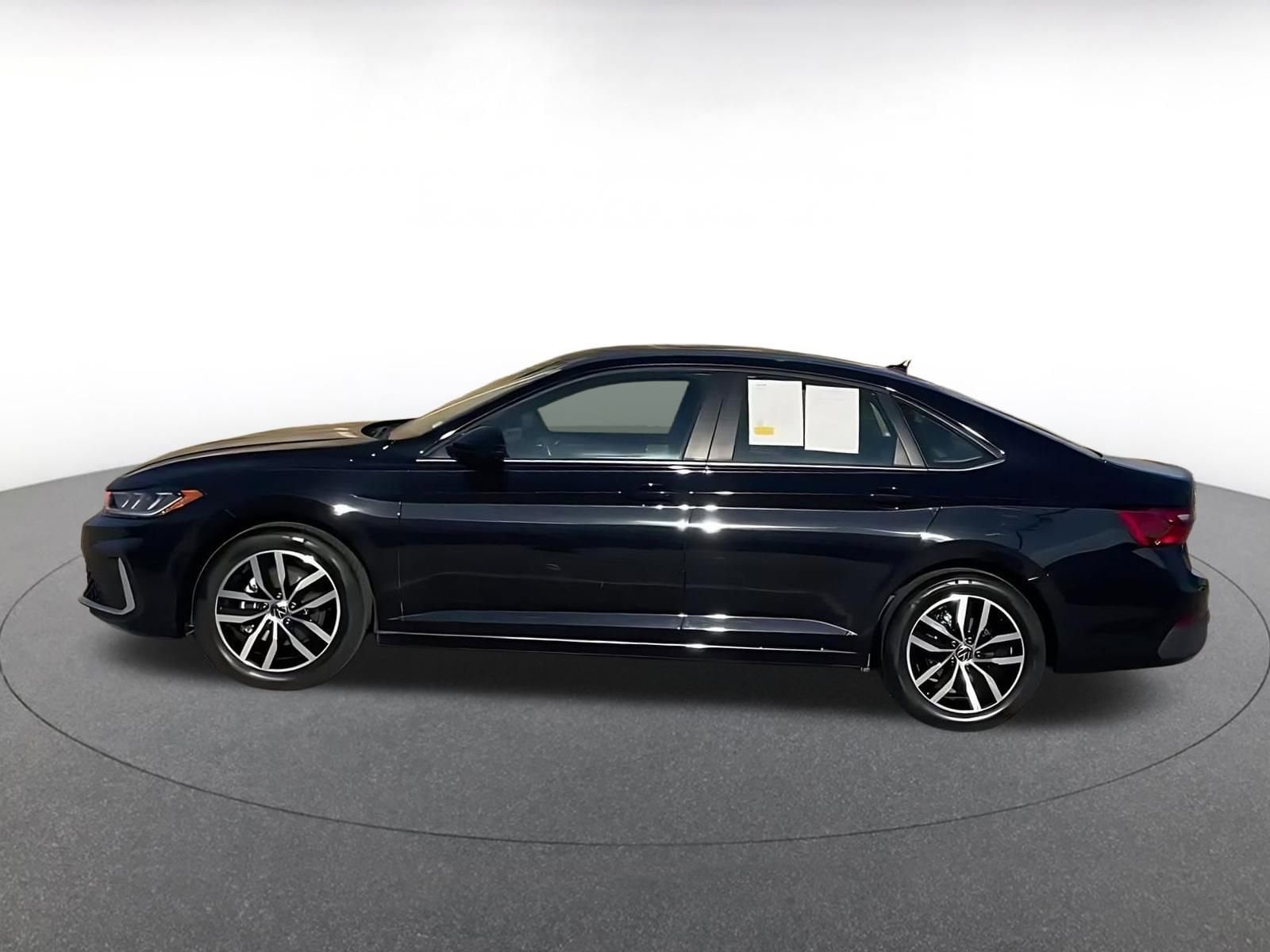 Thumbnail: 2025 Volkswagen Jetta - 9