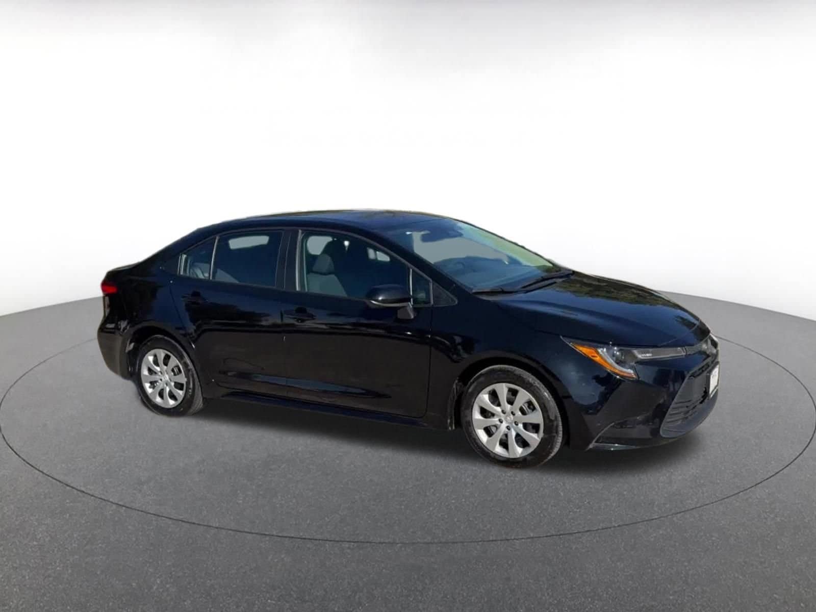 Thumbnail: 2025 Toyota Corolla - 2