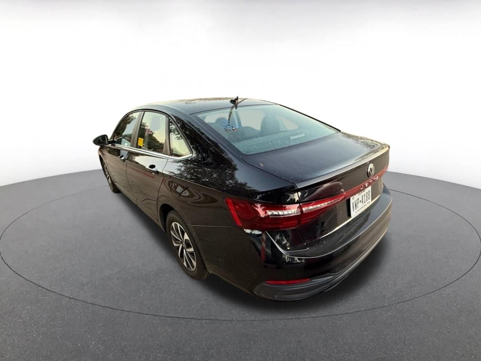 Thumbnail: 2025 Volkswagen Jetta - 3