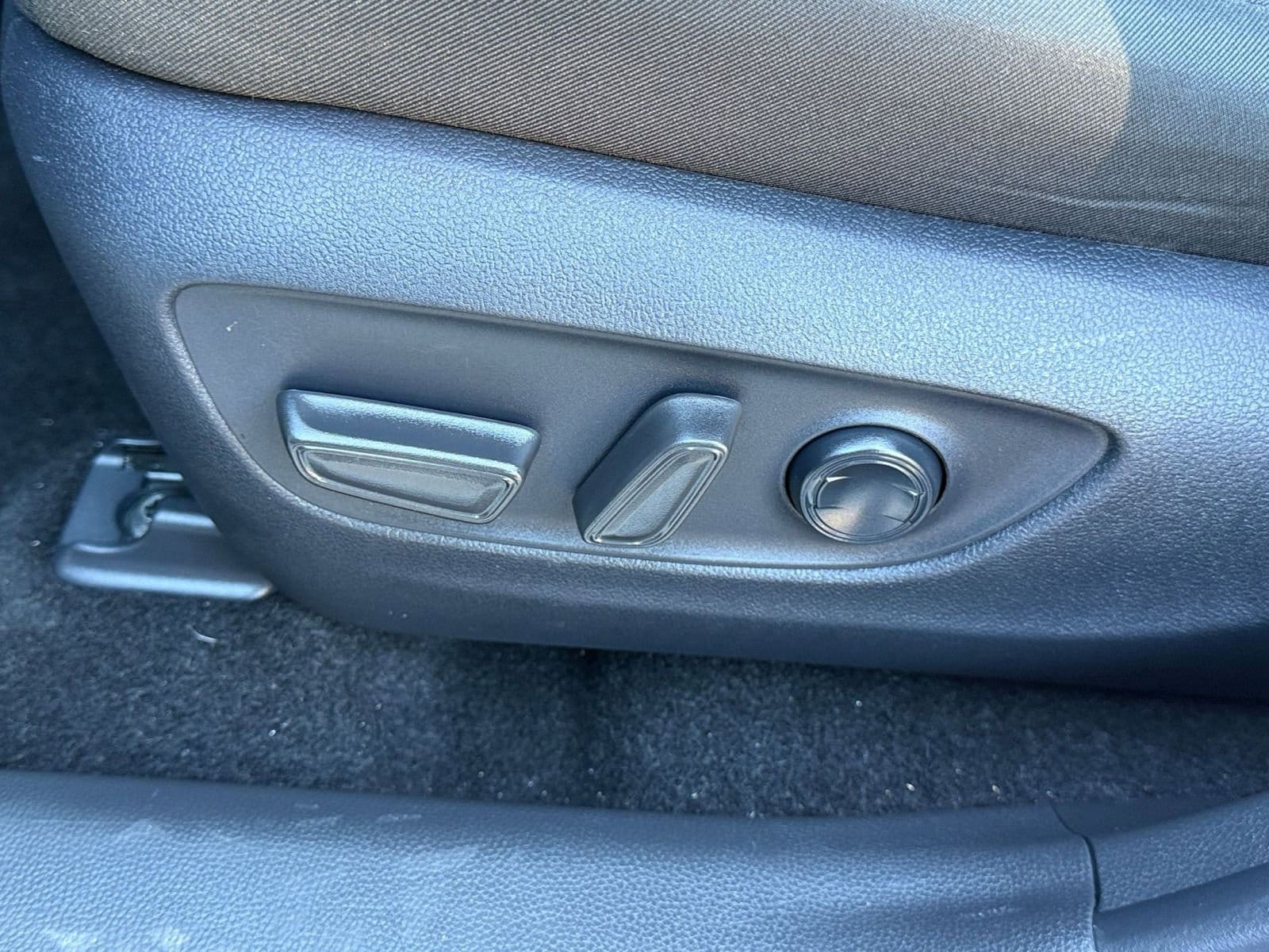 Thumbnail: 2025 Toyota RAV4 - 23