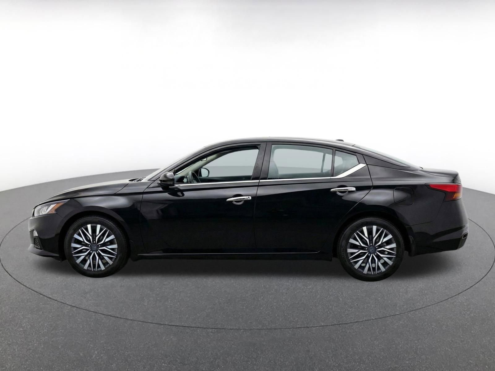 Thumbnail: 2025 Nissan Altima - 4
