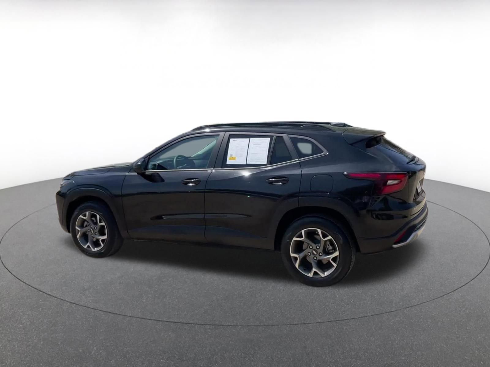 Thumbnail: 2025 Chevrolet Trax - 10