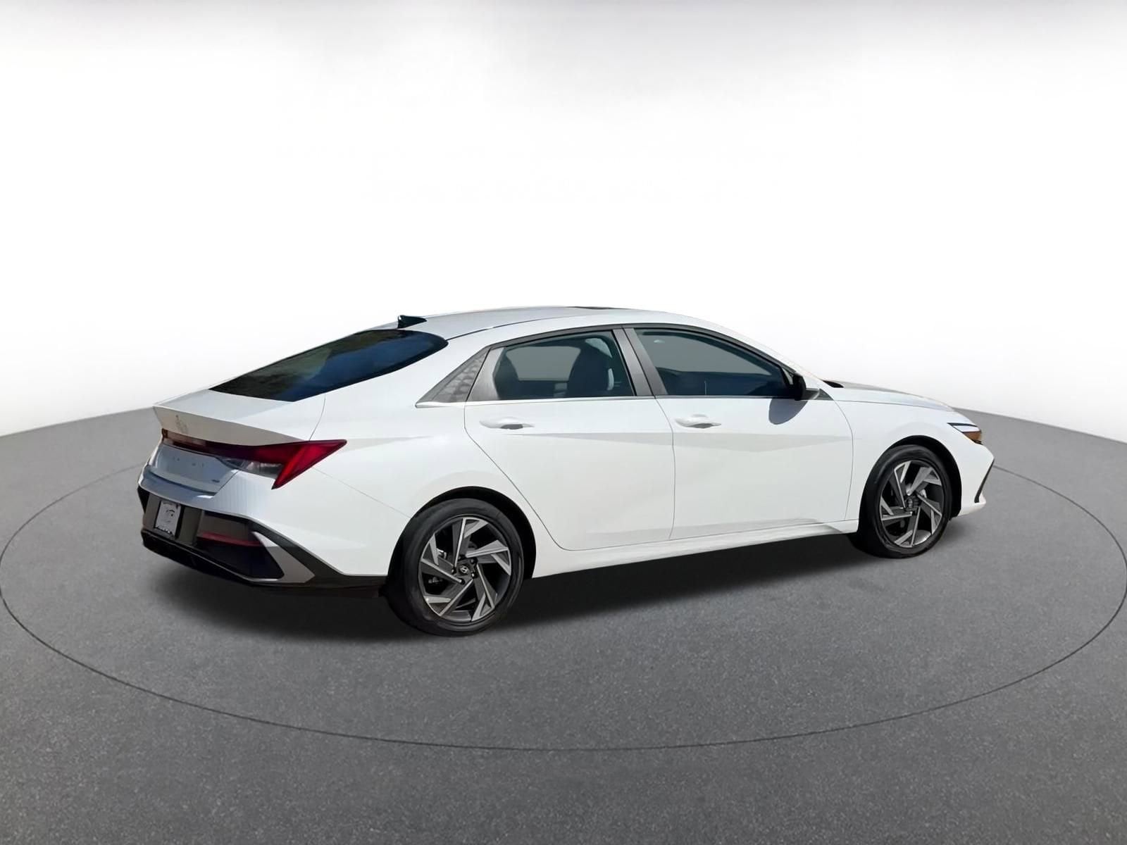 Thumbnail: 2025 Hyundai Elantra - 14