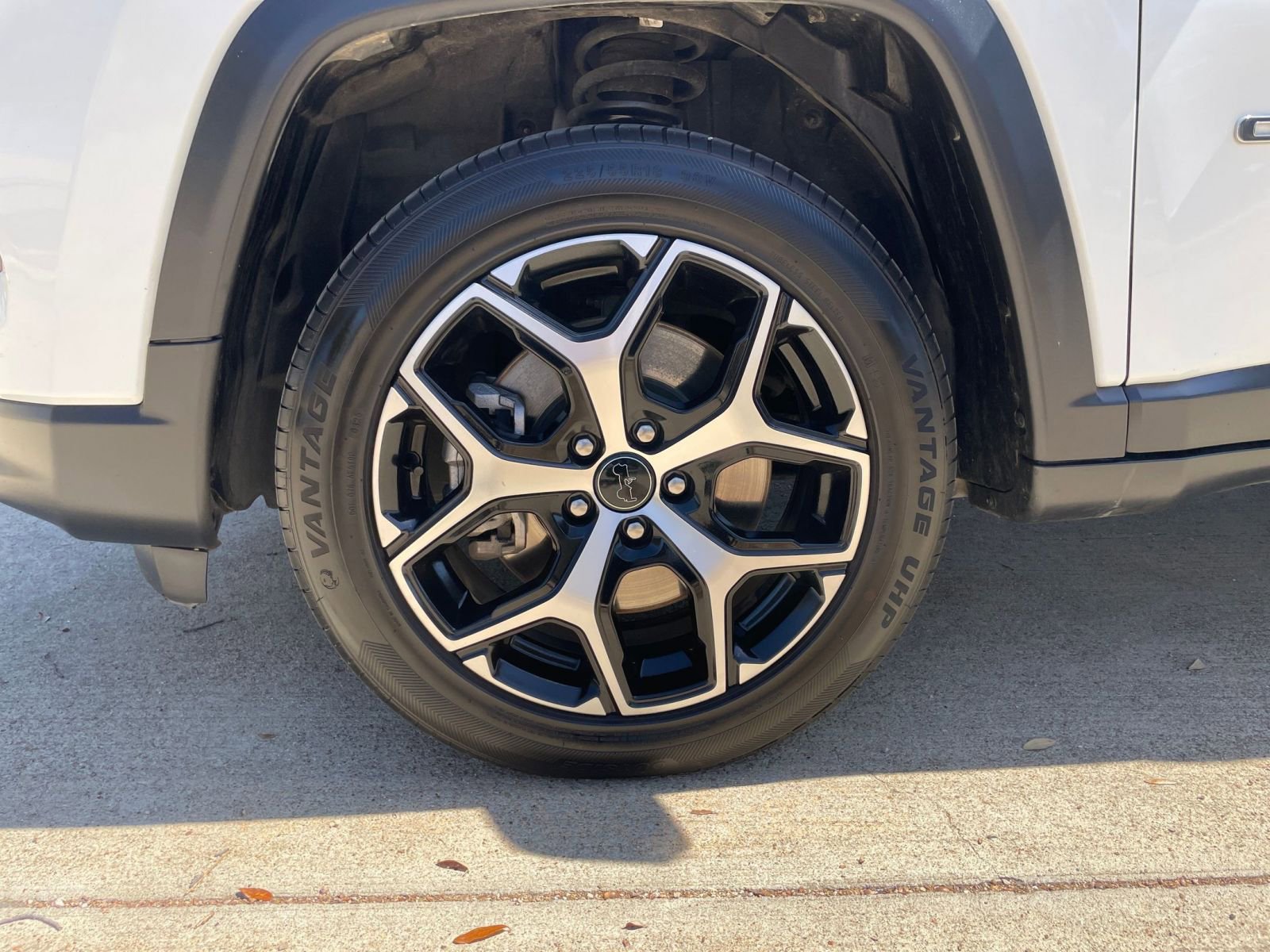 Thumbnail: 2025 Toyota Corolla - 33