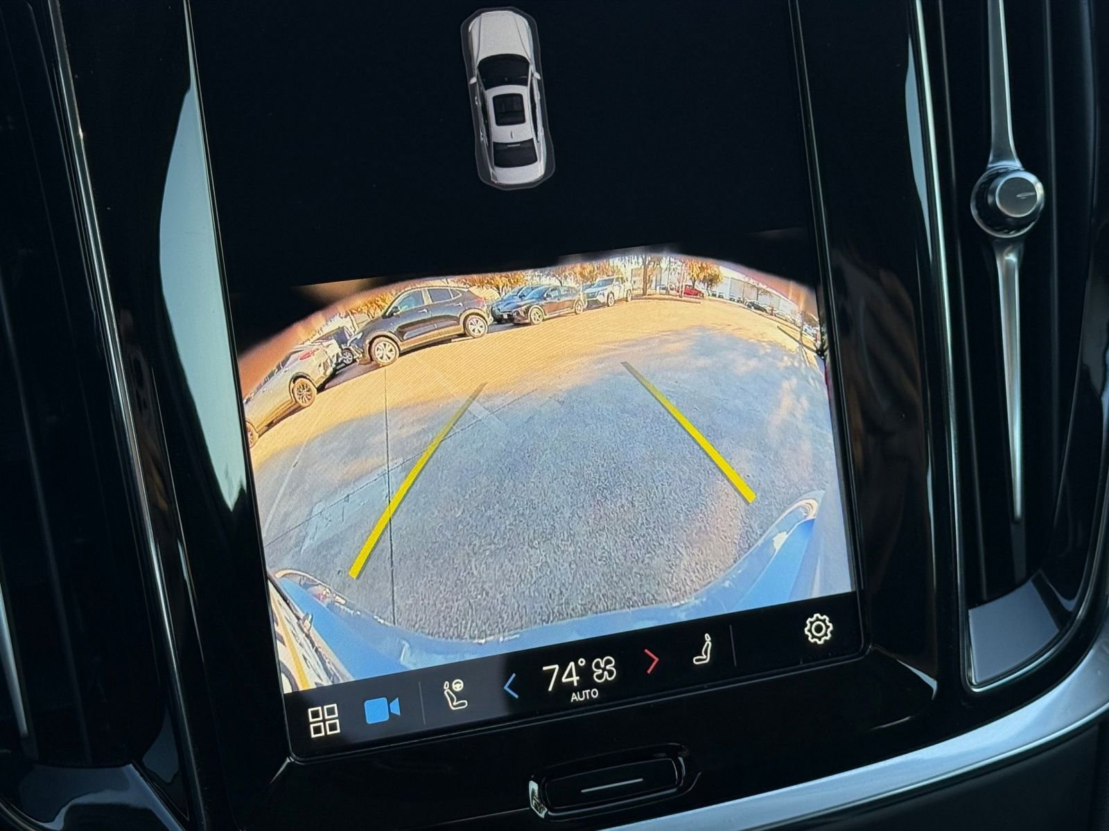 Thumbnail: 2025 Volvo S60 - 25