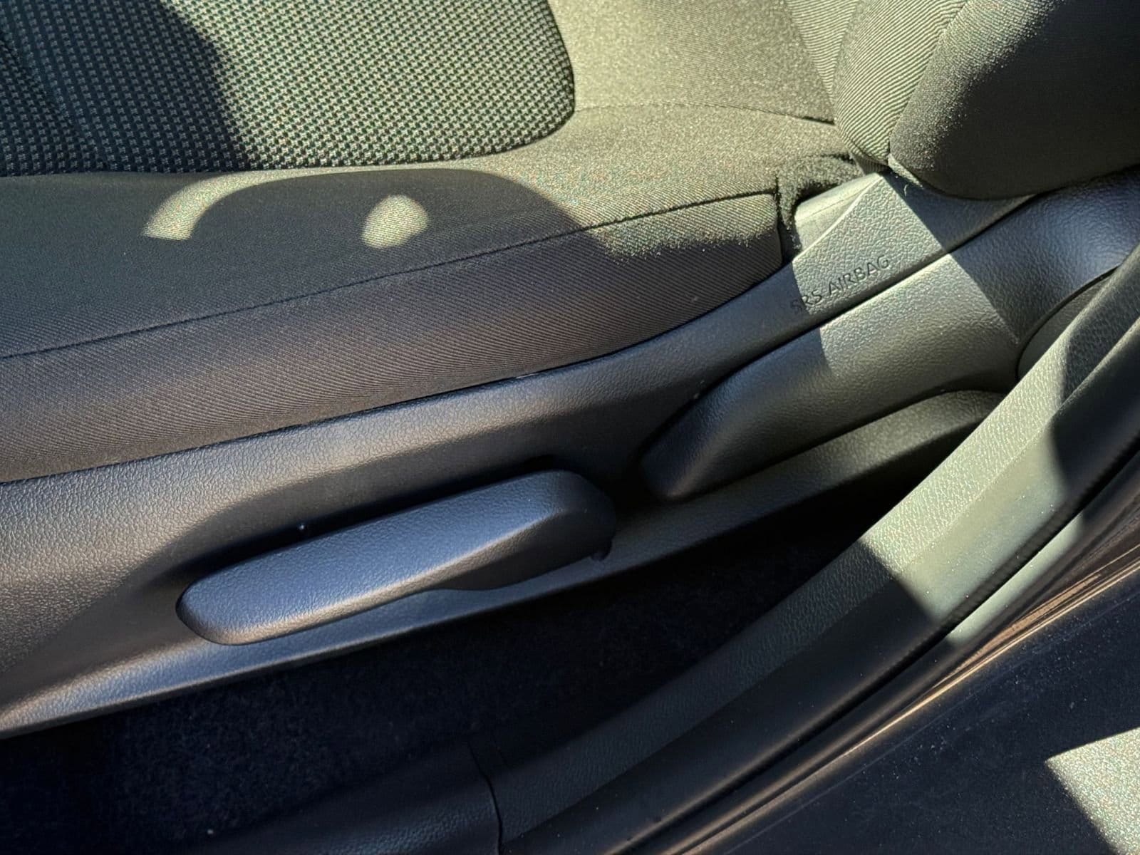 Thumbnail: 2025 Toyota RAV4 - 23