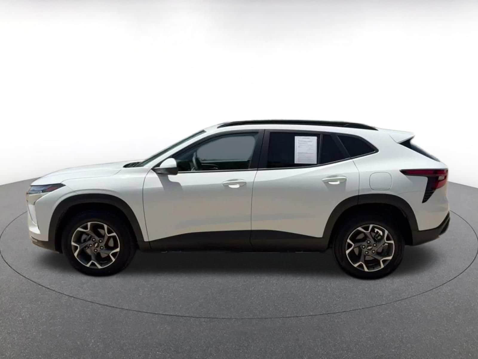 Thumbnail: 2025 Chevrolet Trax - 9