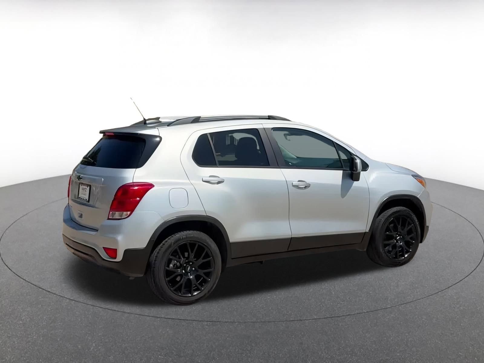Thumbnail: 2022 Chevrolet Trax - 15