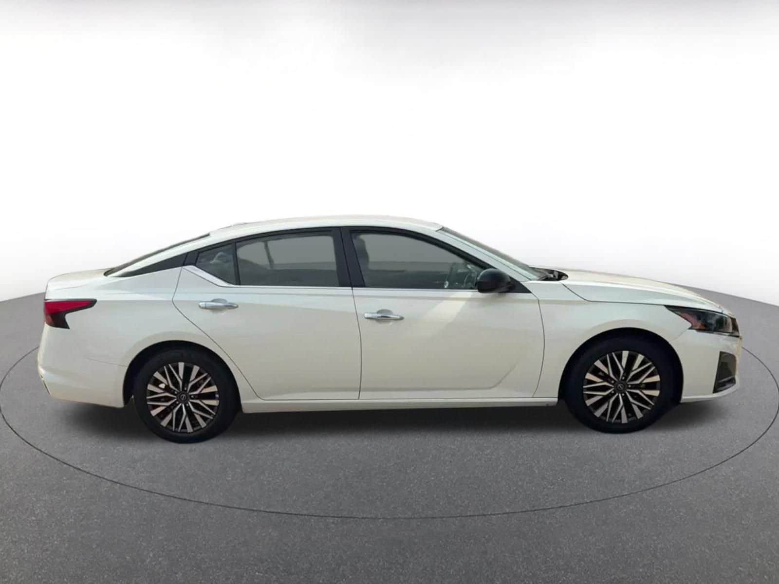 Thumbnail: 2025 Nissan Altima - 15