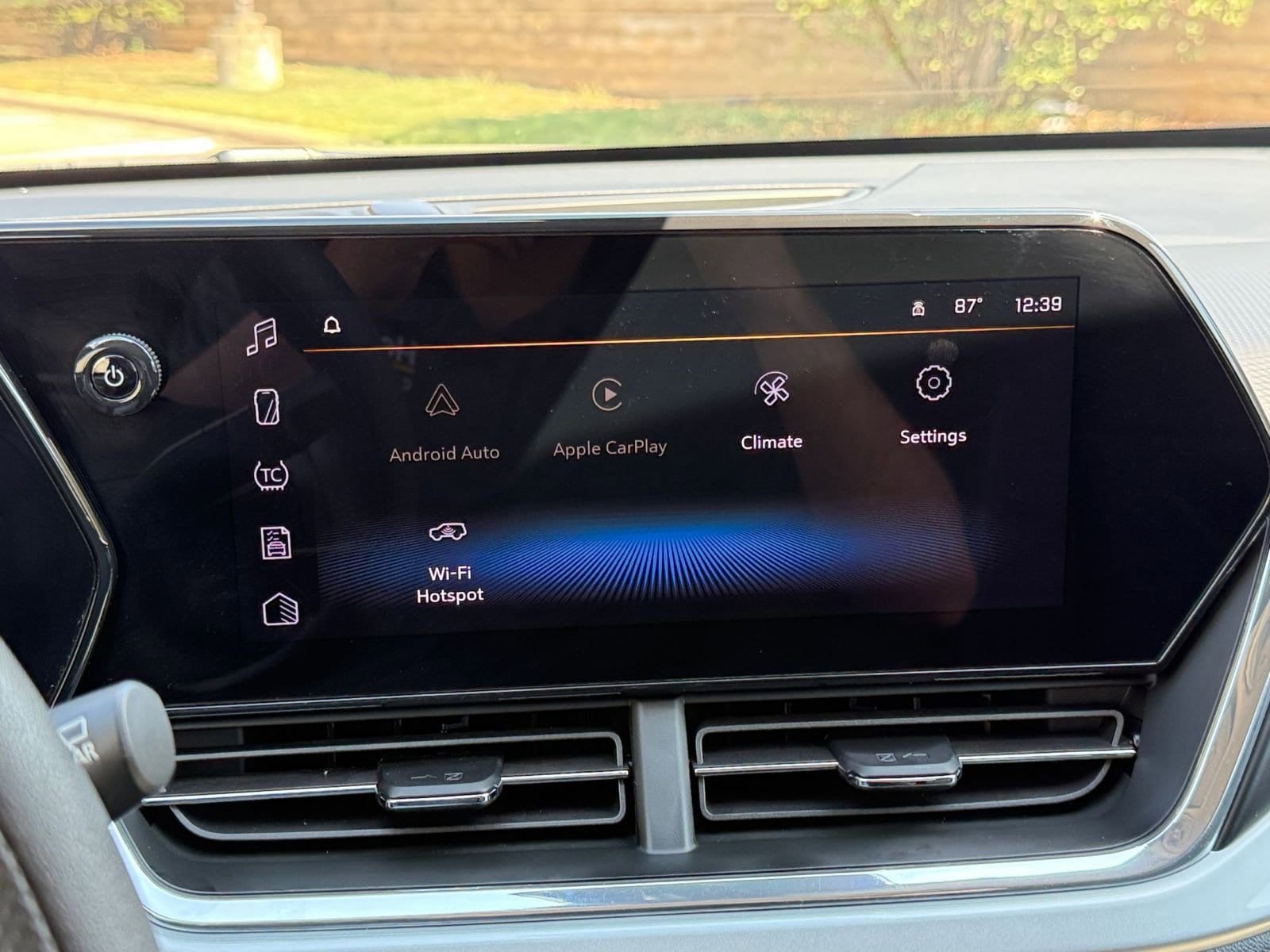 Thumbnail: 2025 Chevrolet Trax - 21