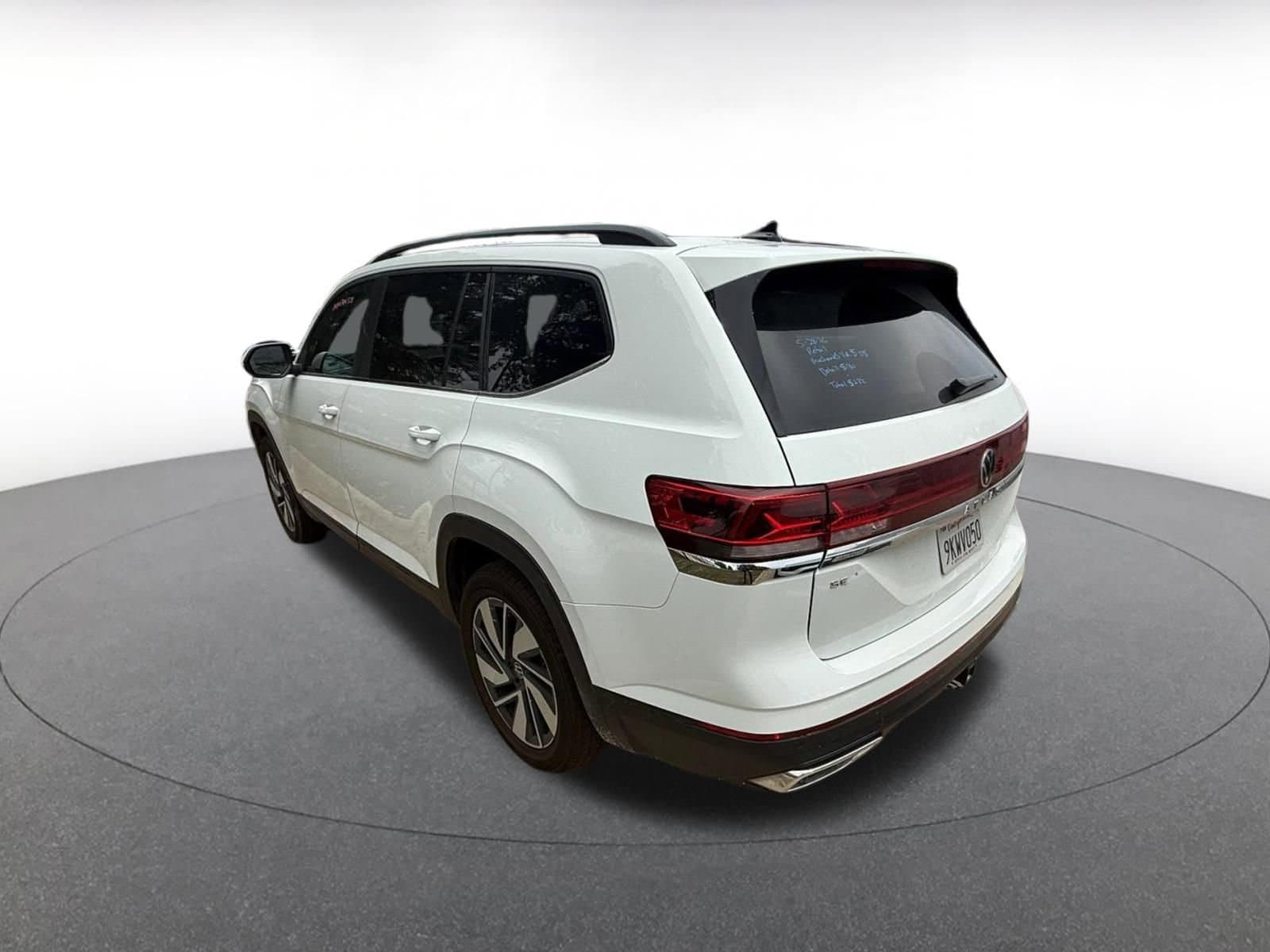 Thumbnail: 2024 Volkswagen Atlas - 3