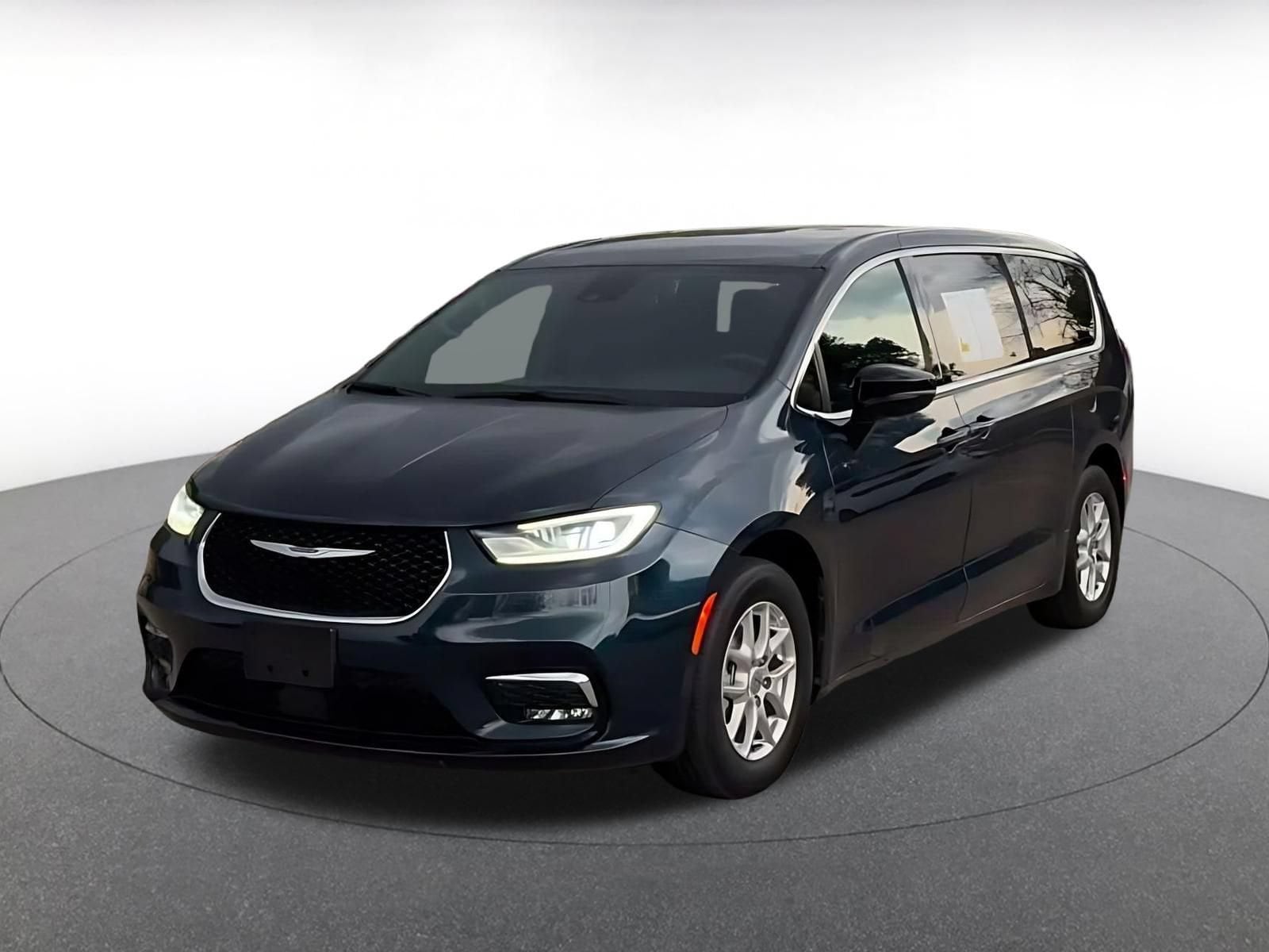 Thumbnail: 2025 Chrysler Pacifica - 6