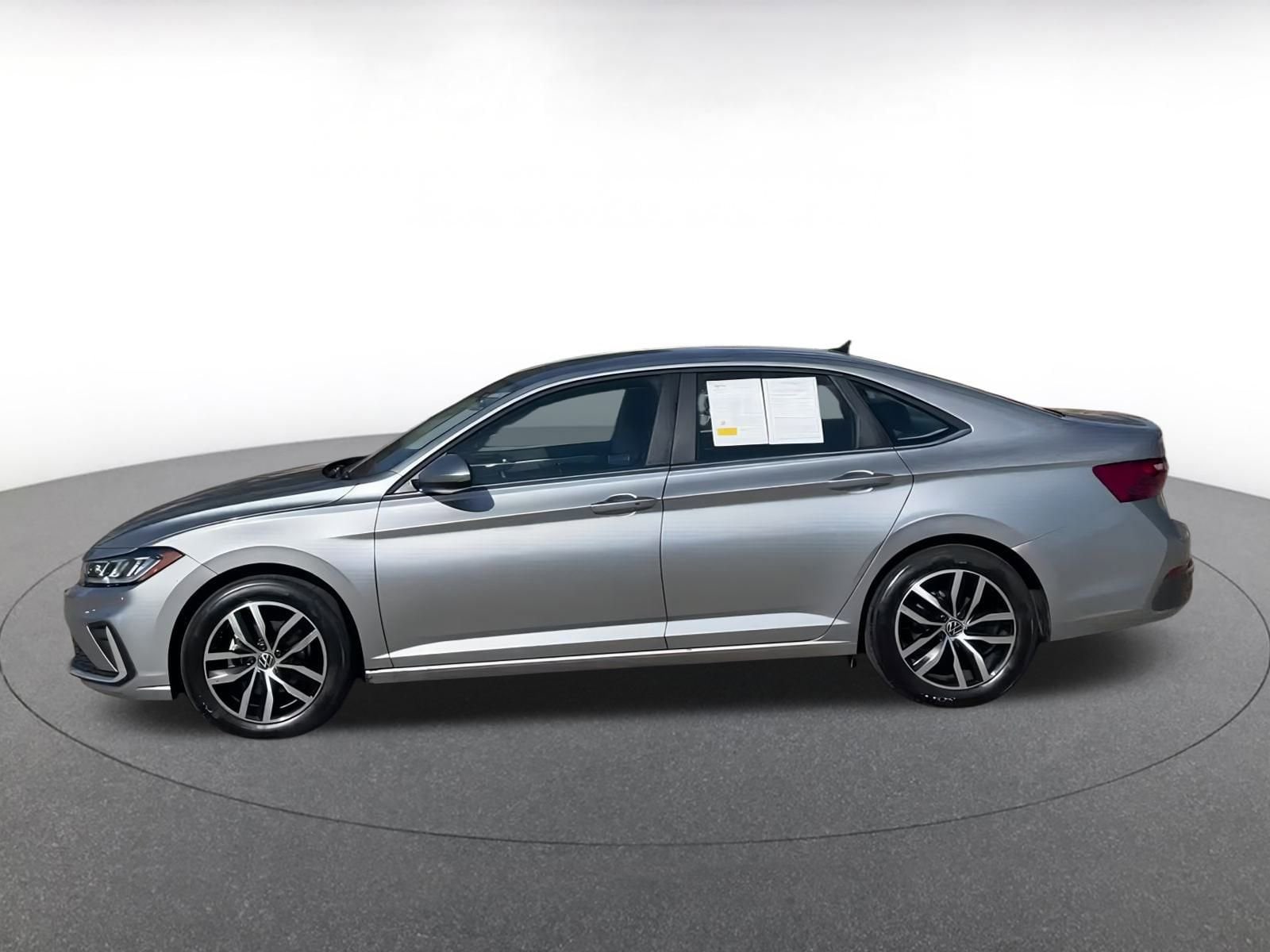 Thumbnail: 2025 Volkswagen Jetta - 9