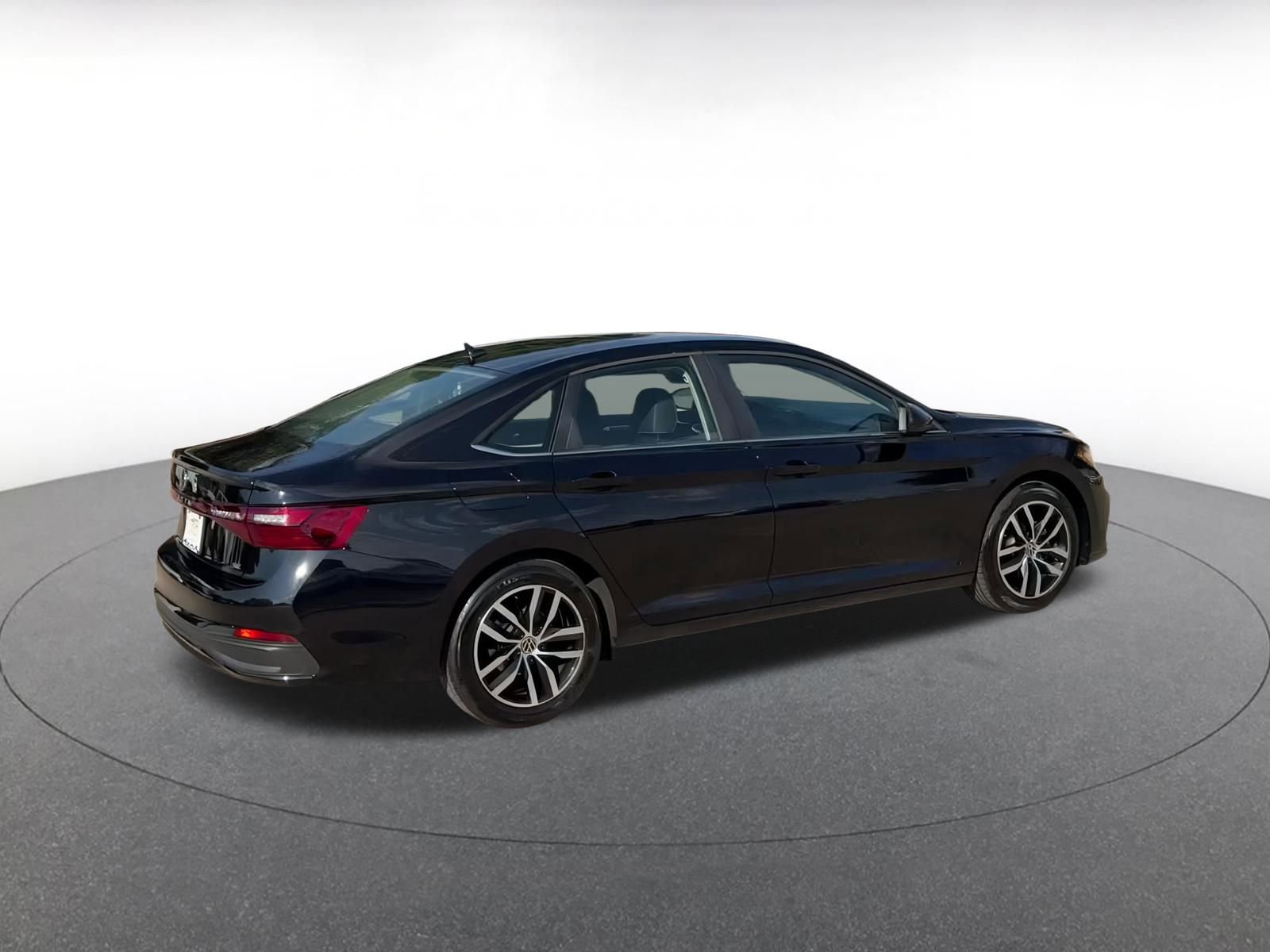 Thumbnail: 2025 Volkswagen Jetta - 15