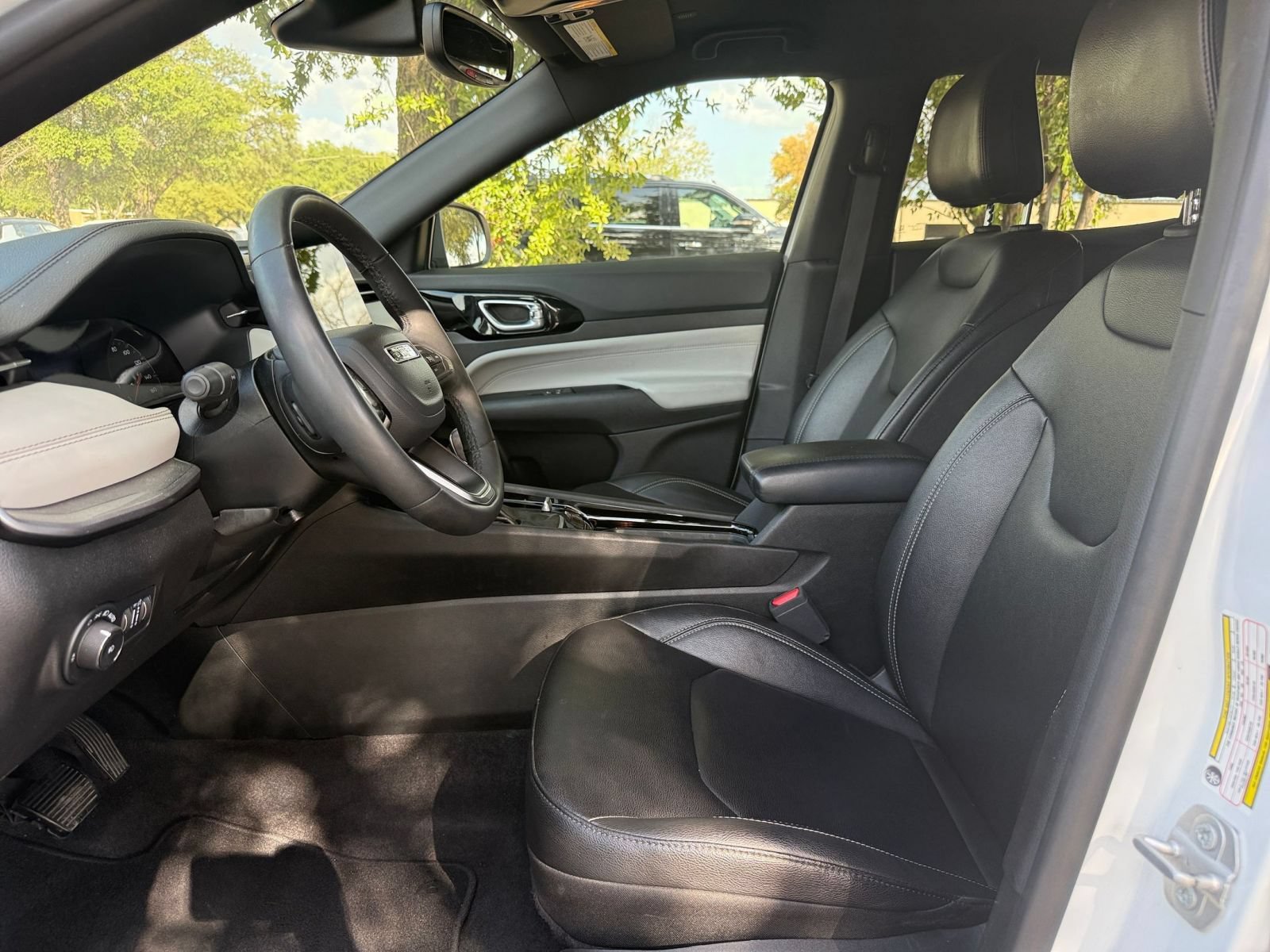Thumbnail: 2025 Jeep Compass - 27