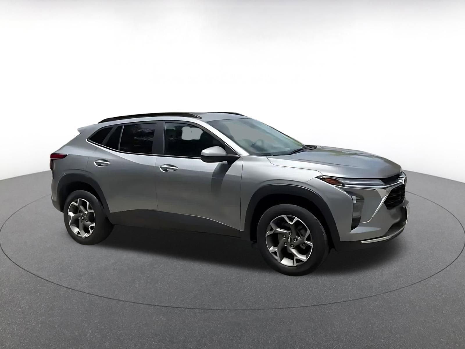 Thumbnail: 2025 Chevrolet Trax - 2