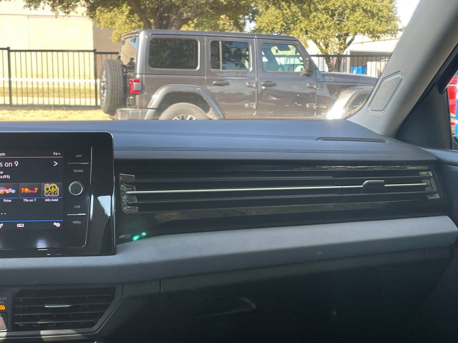 Thumbnail: 2025 Volkswagen Jetta - 35