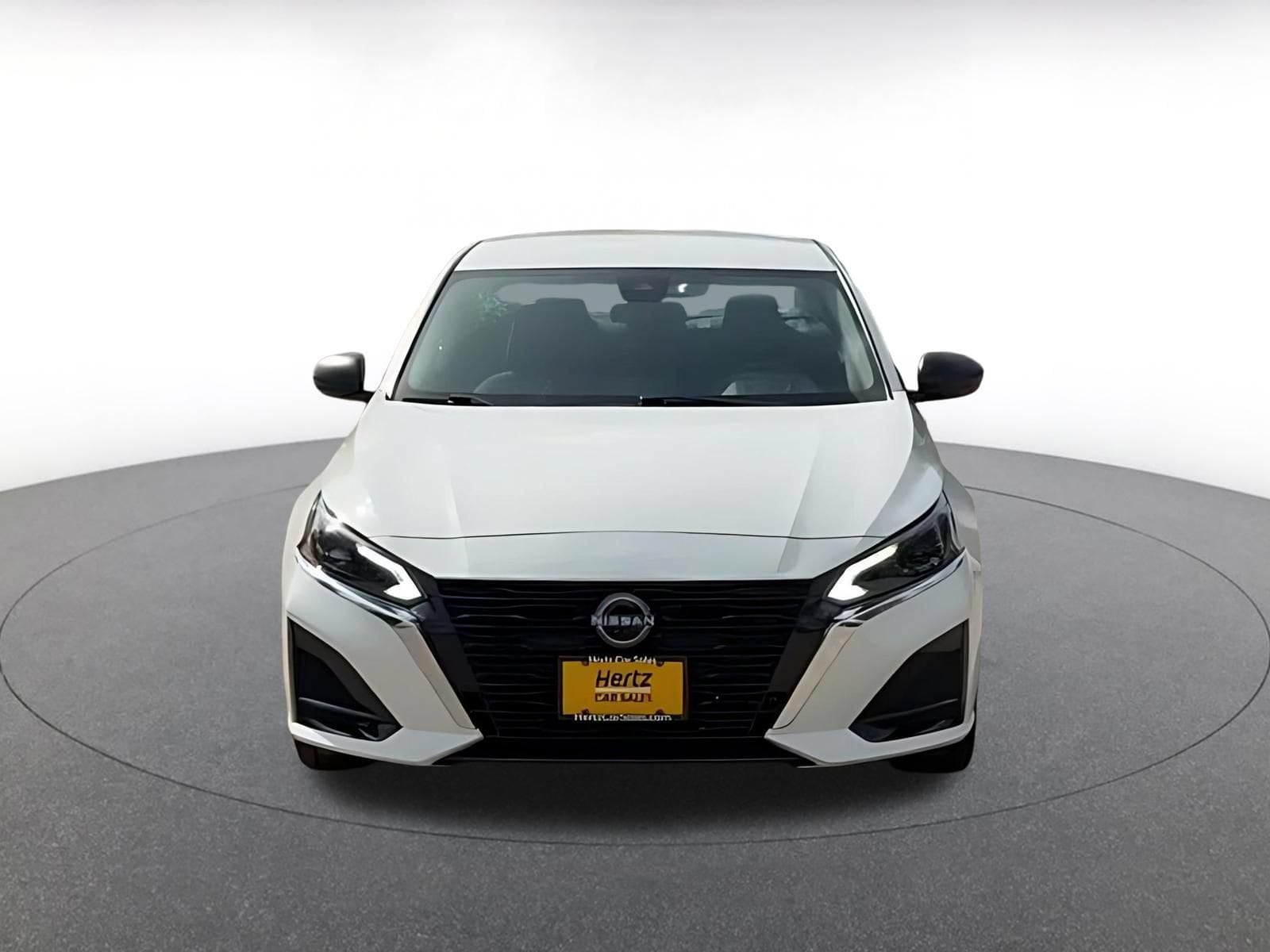 Thumbnail: 2025 Nissan Altima - 4