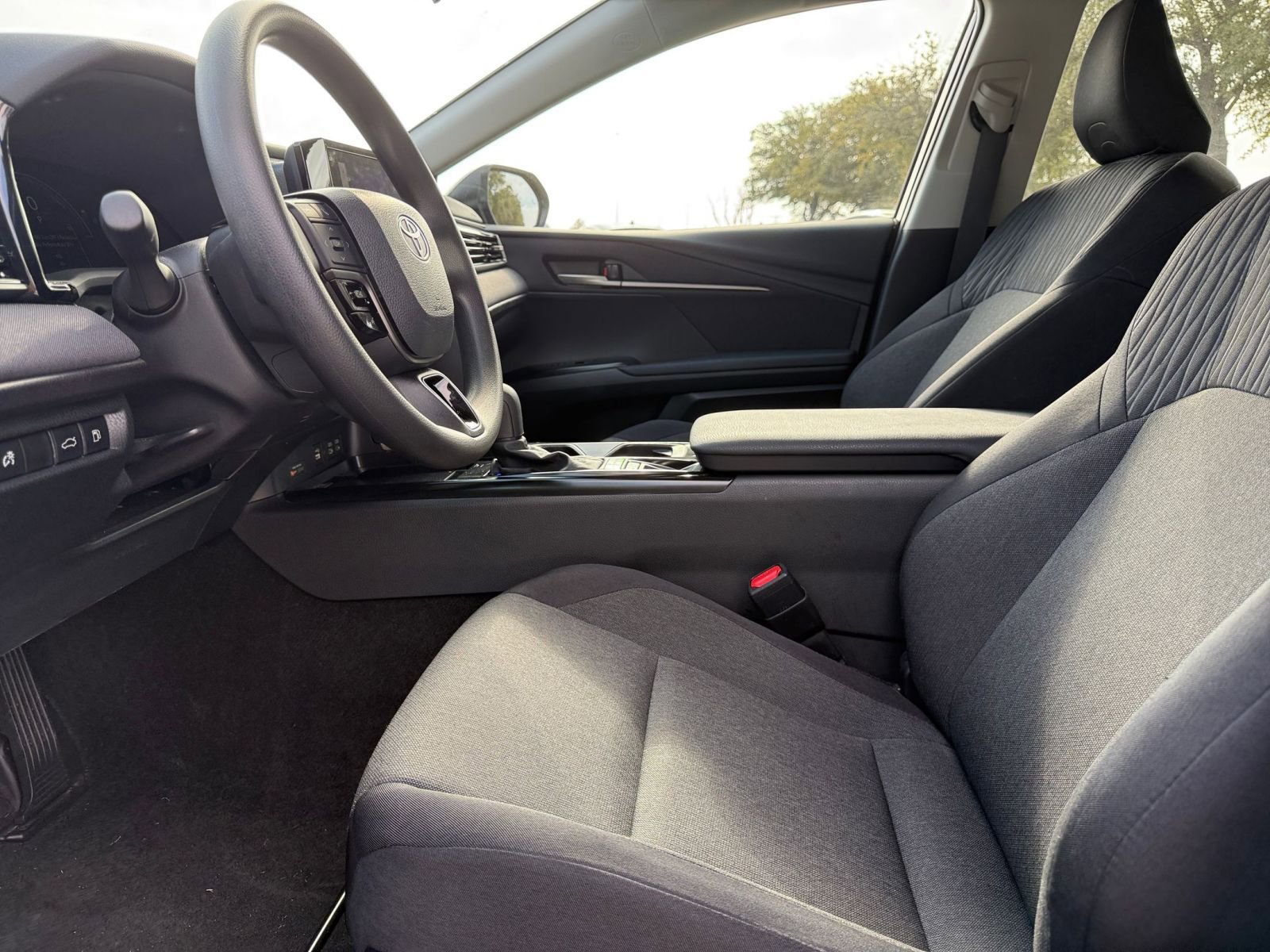 Thumbnail: 2025 Toyota Camry - 28