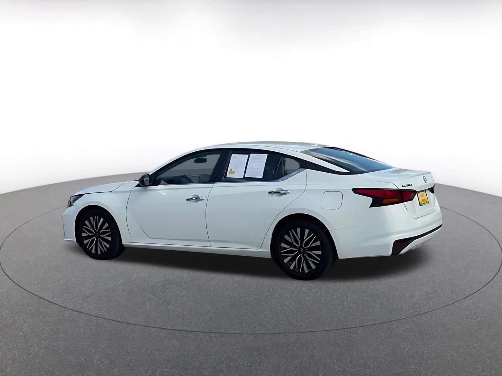 Thumbnail: 2025 Nissan Altima - 10
