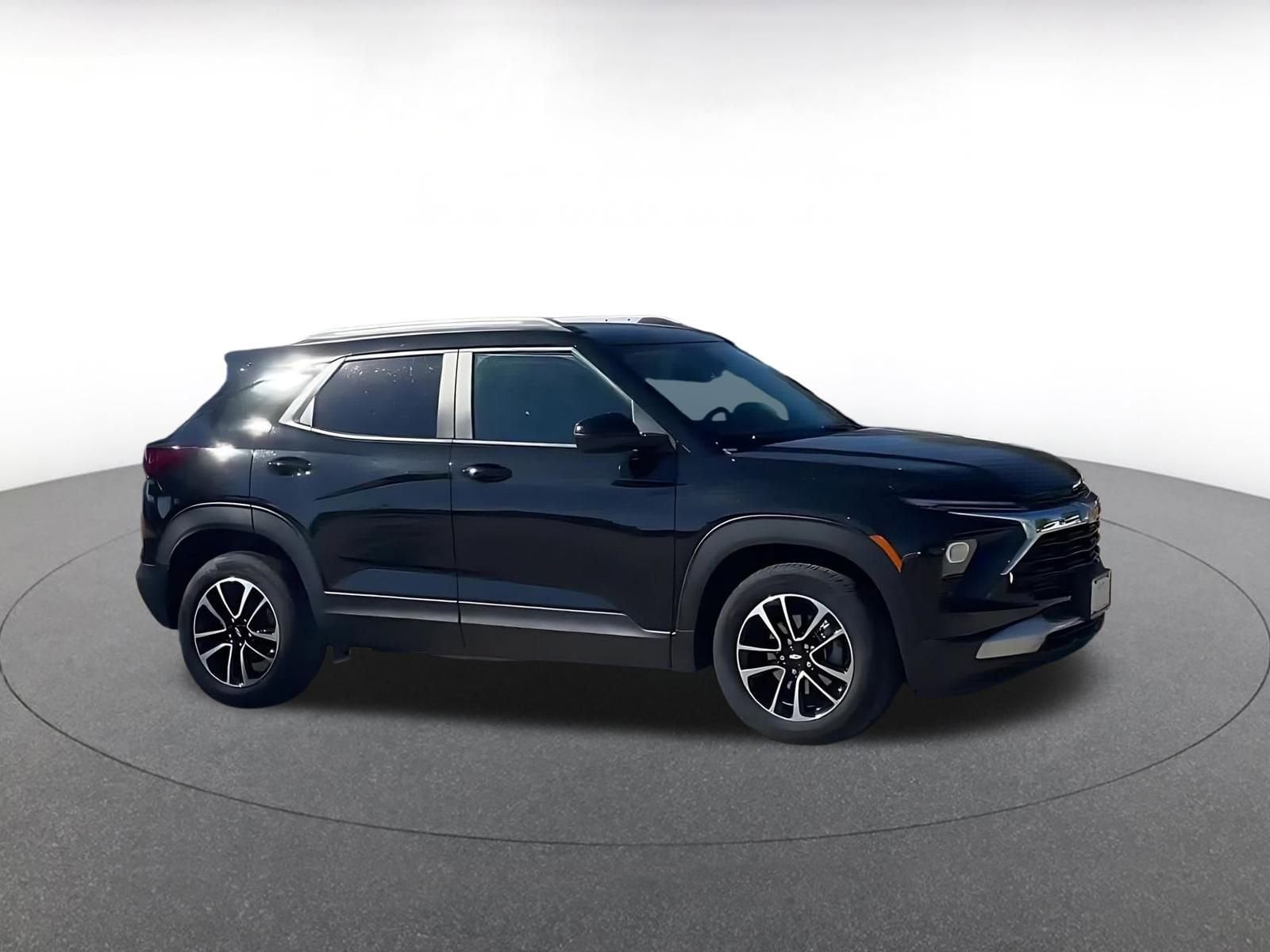 Thumbnail: 2025 Chevrolet TrailBlazer - 2