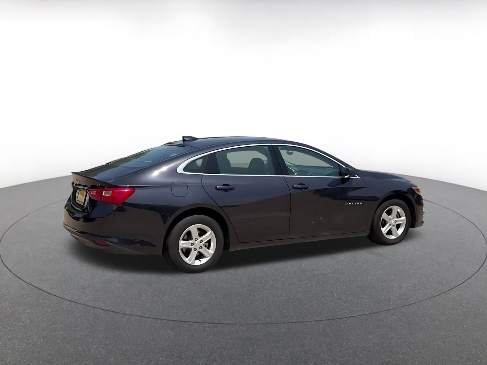 Thumbnail: 2023 Chevrolet Malibu - 15