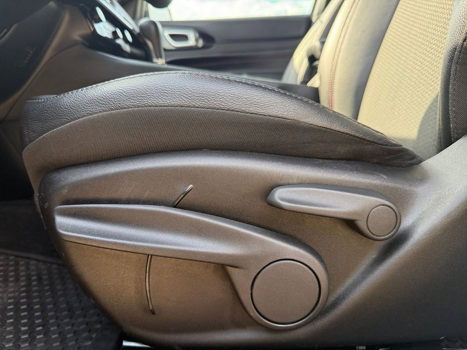 Thumbnail: 2025 Jeep Compass - 23