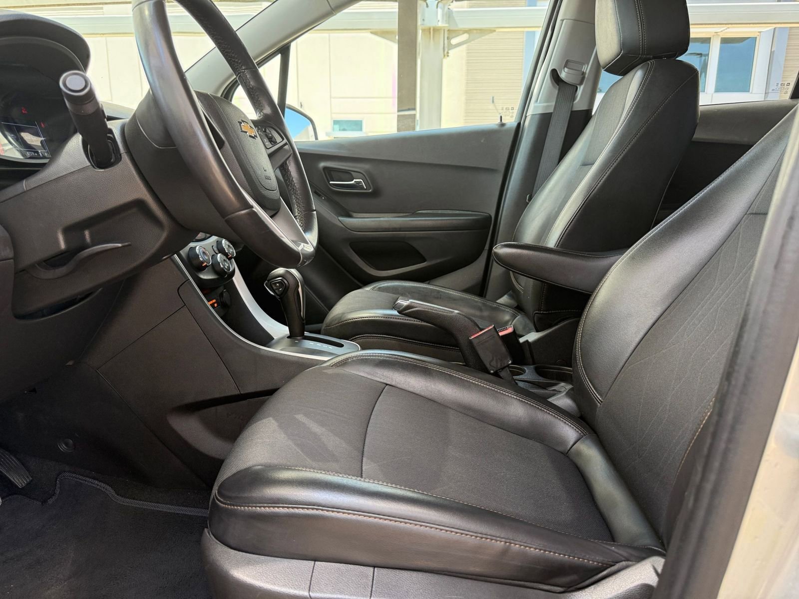 Thumbnail: 2022 Chevrolet Trax - 27