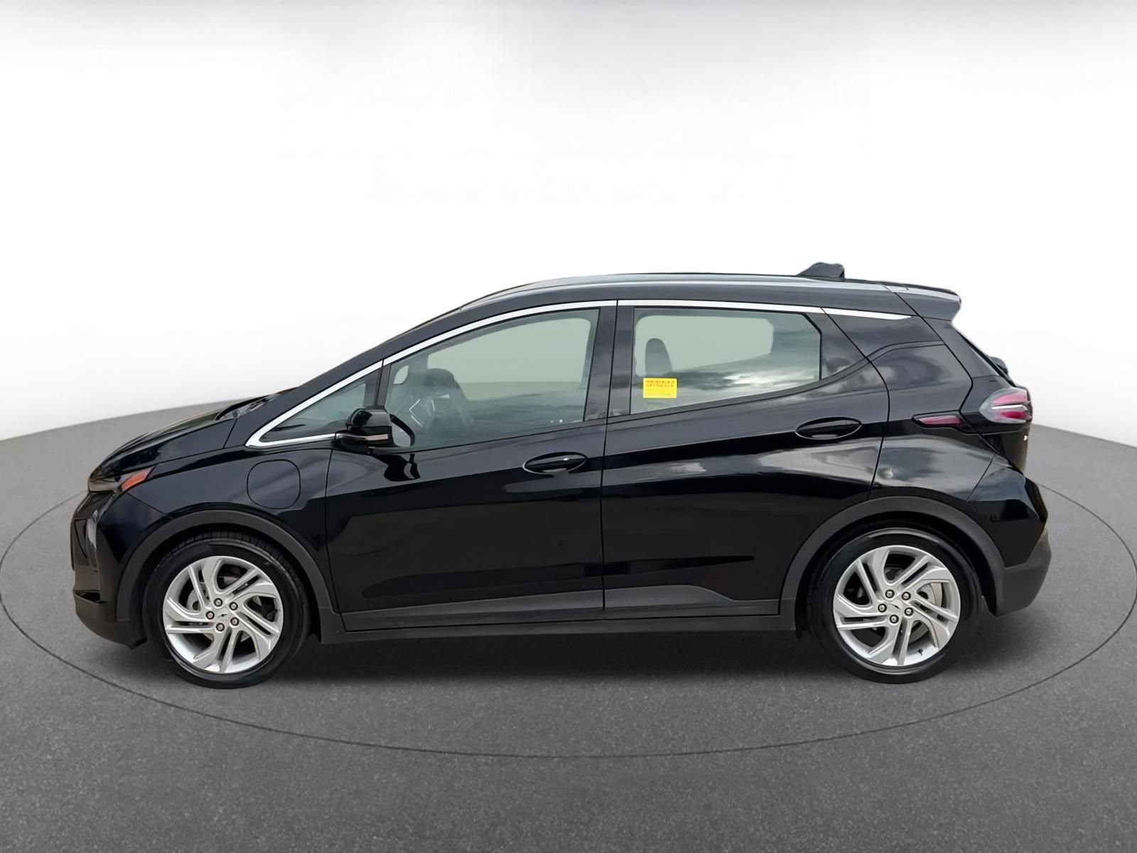 Thumbnail: 2023 Chevrolet Bolt EV - 9