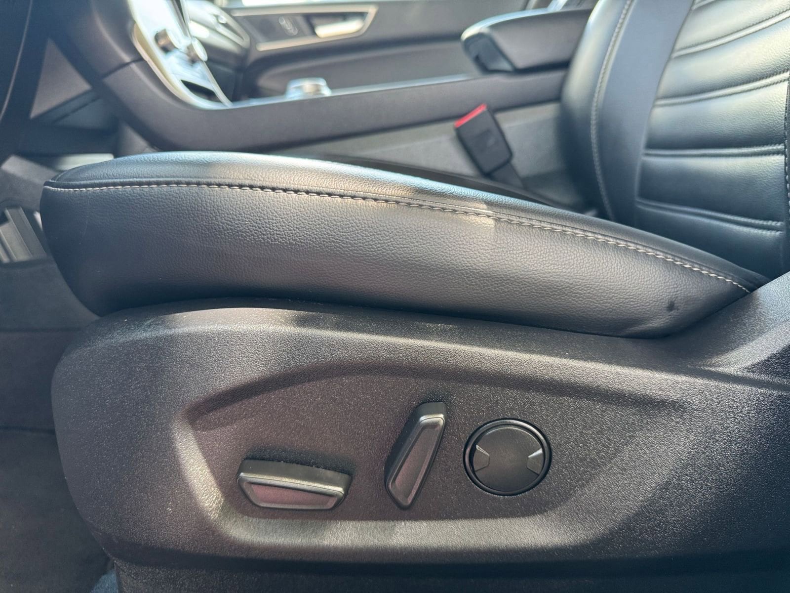 Thumbnail: 2024 Ford Edge - 32
