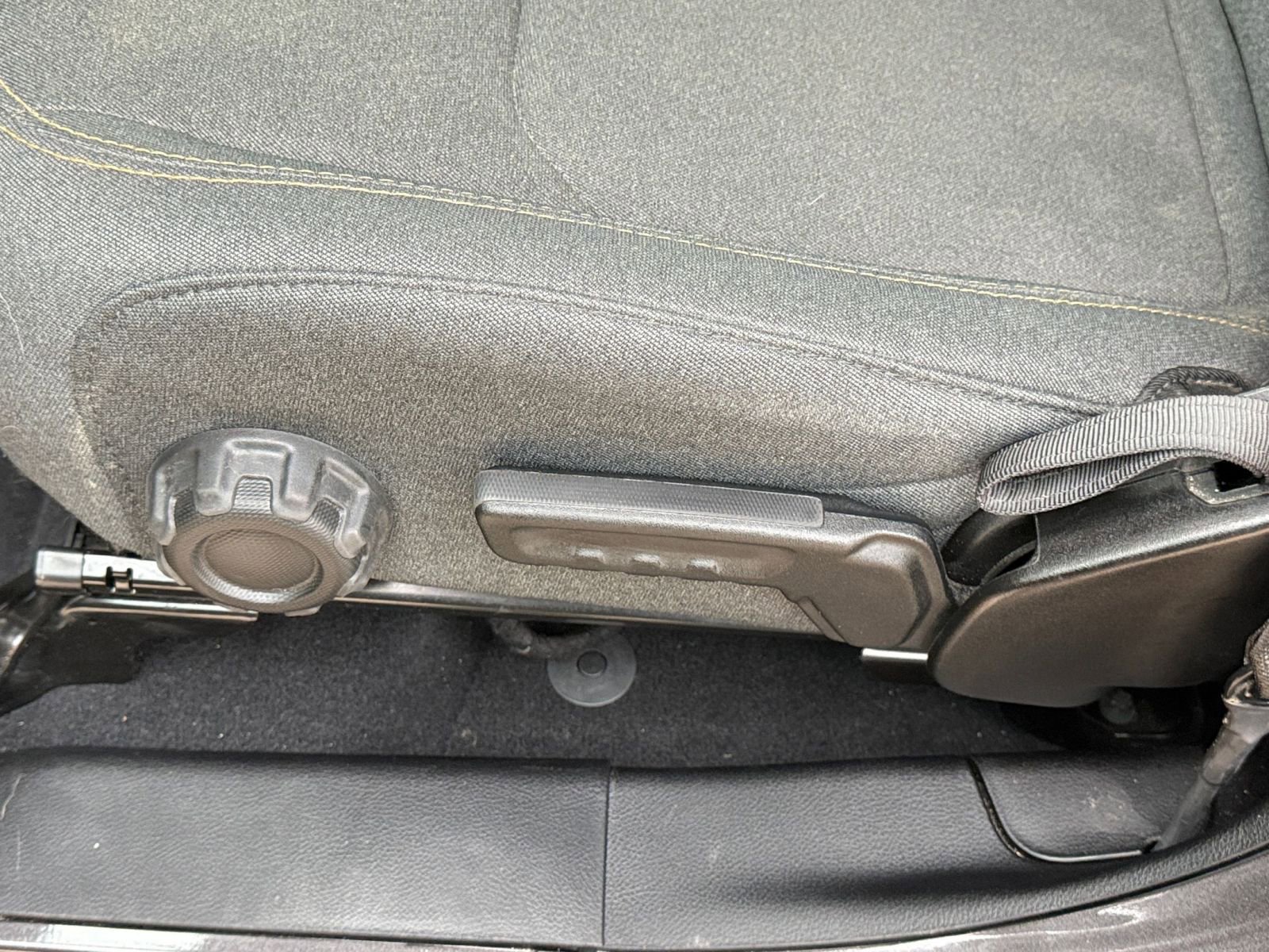 Thumbnail: 2025 Jeep Wrangler - 24