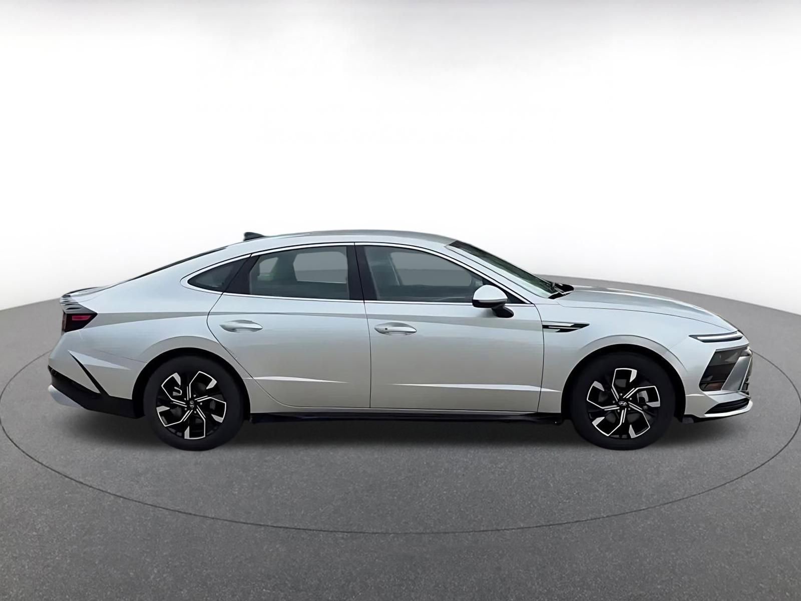 Thumbnail: 2025 Hyundai Sonata - 16