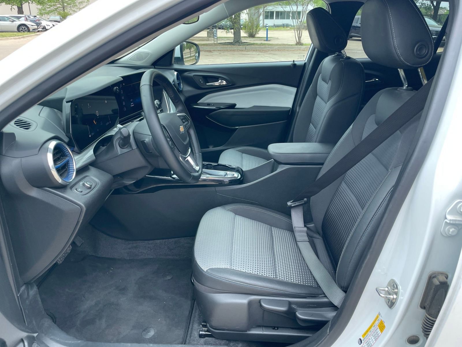 Thumbnail: 2025 Chevrolet Trax - 30