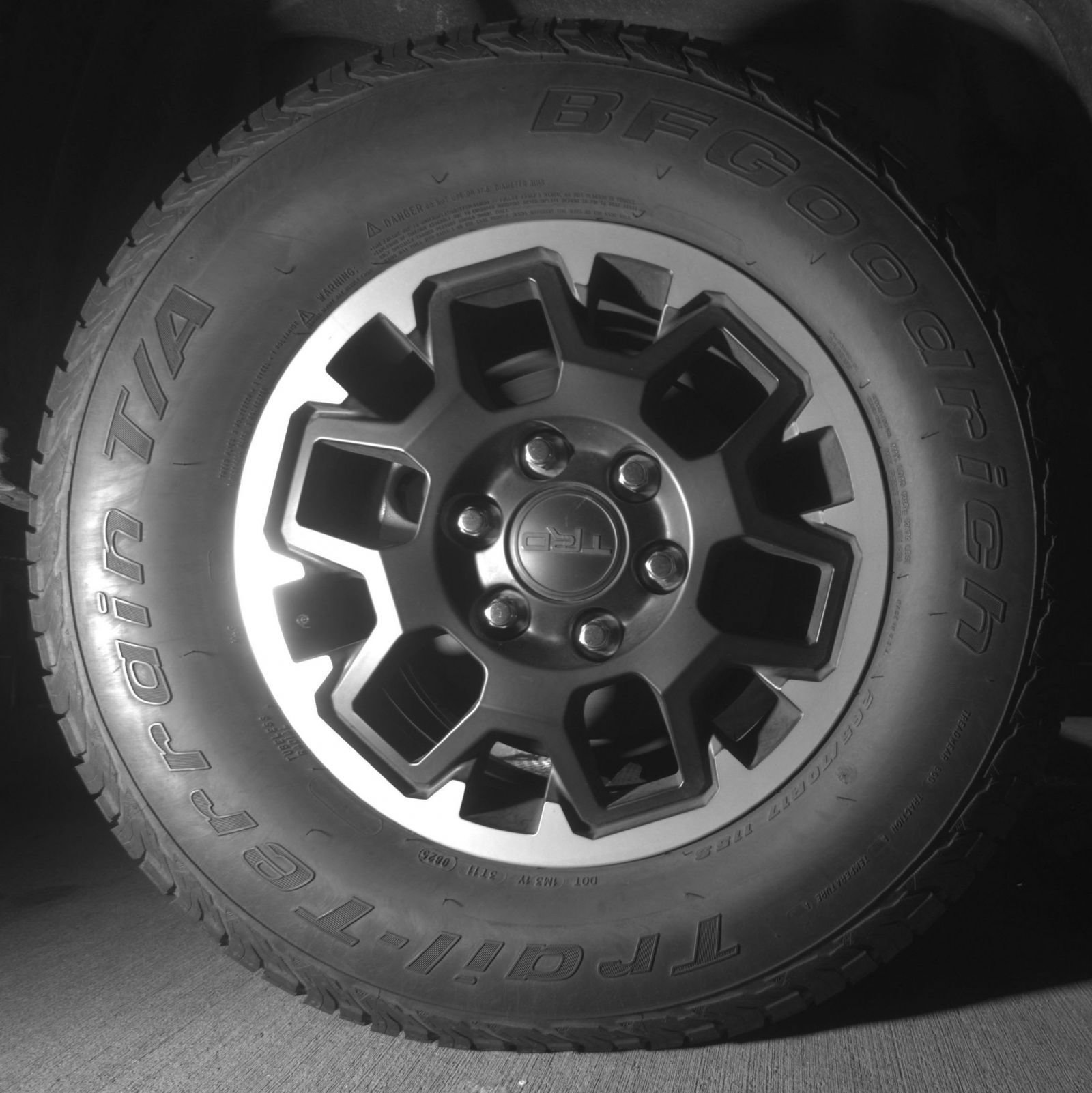 Thumbnail: 2025 Toyota Tacoma - 18