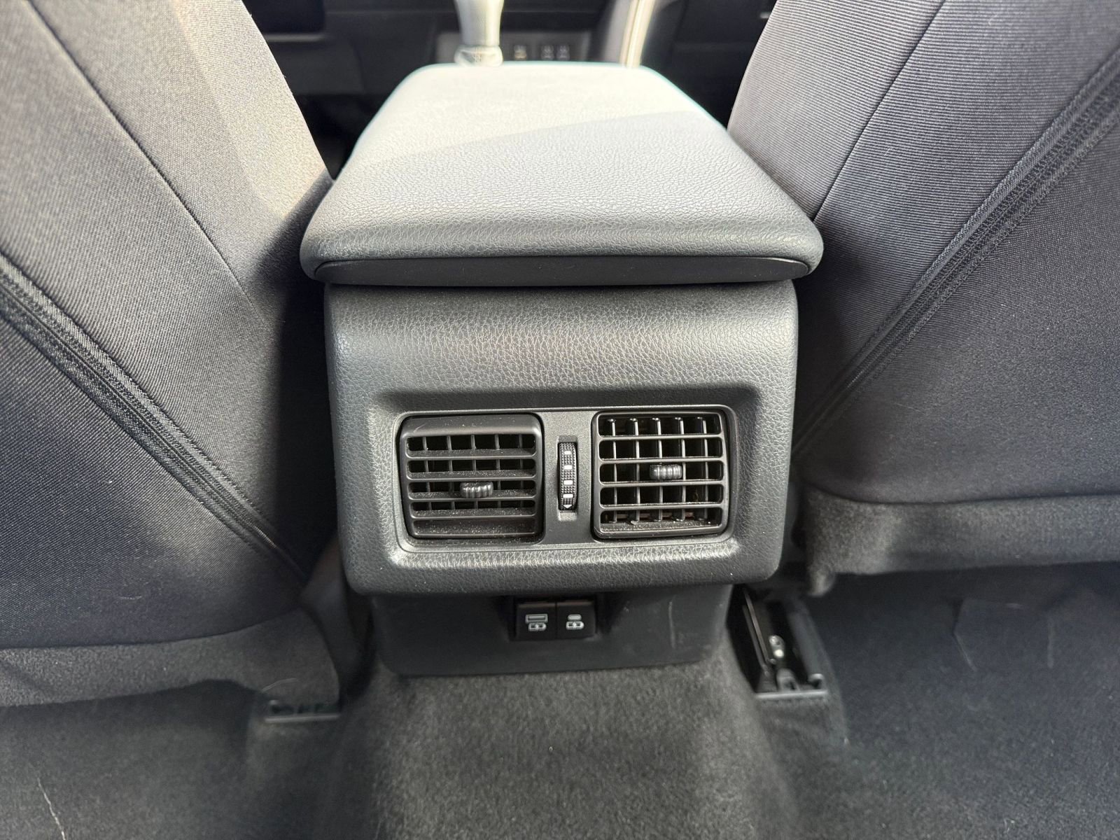 Thumbnail: 2025 Toyota Camry - 25