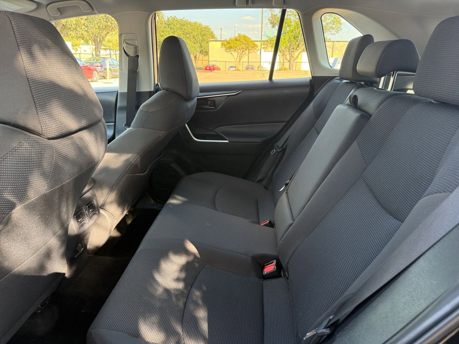 Thumbnail: 2025 Toyota RAV4 - 25