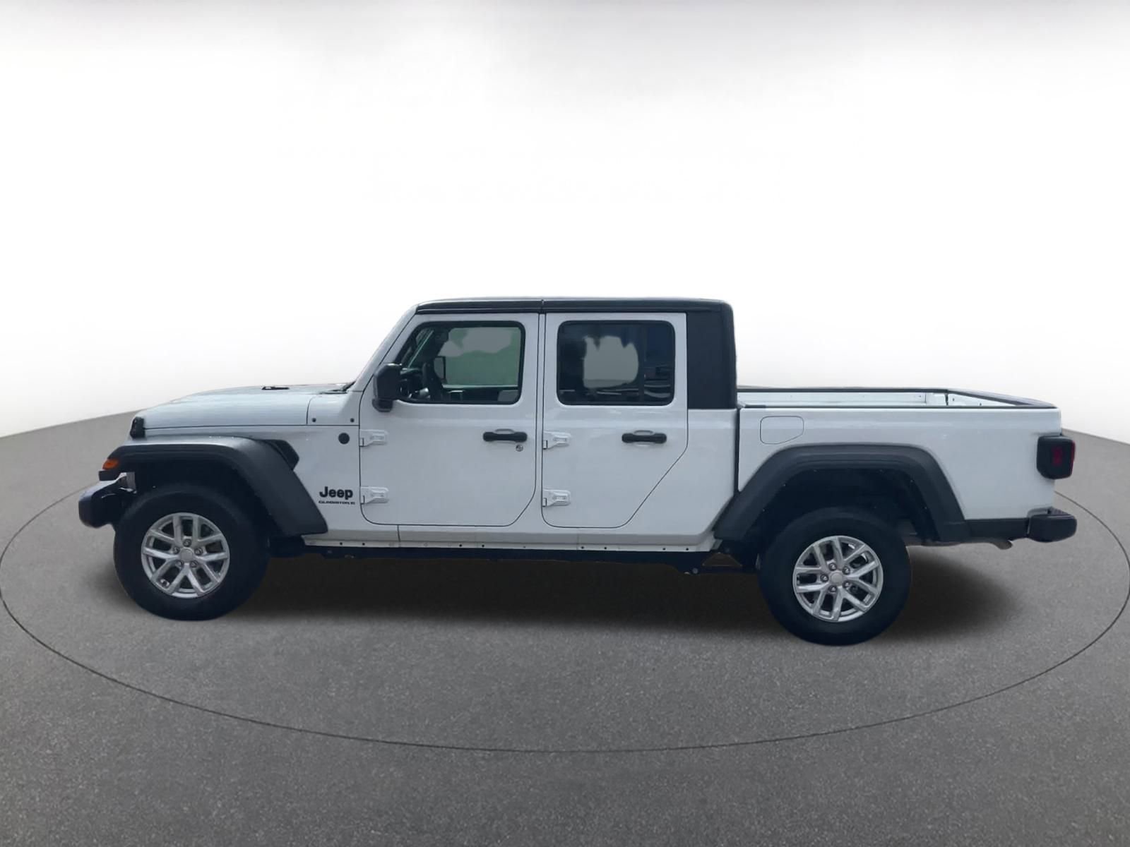 Thumbnail: 2023 Jeep Gladiator - 7