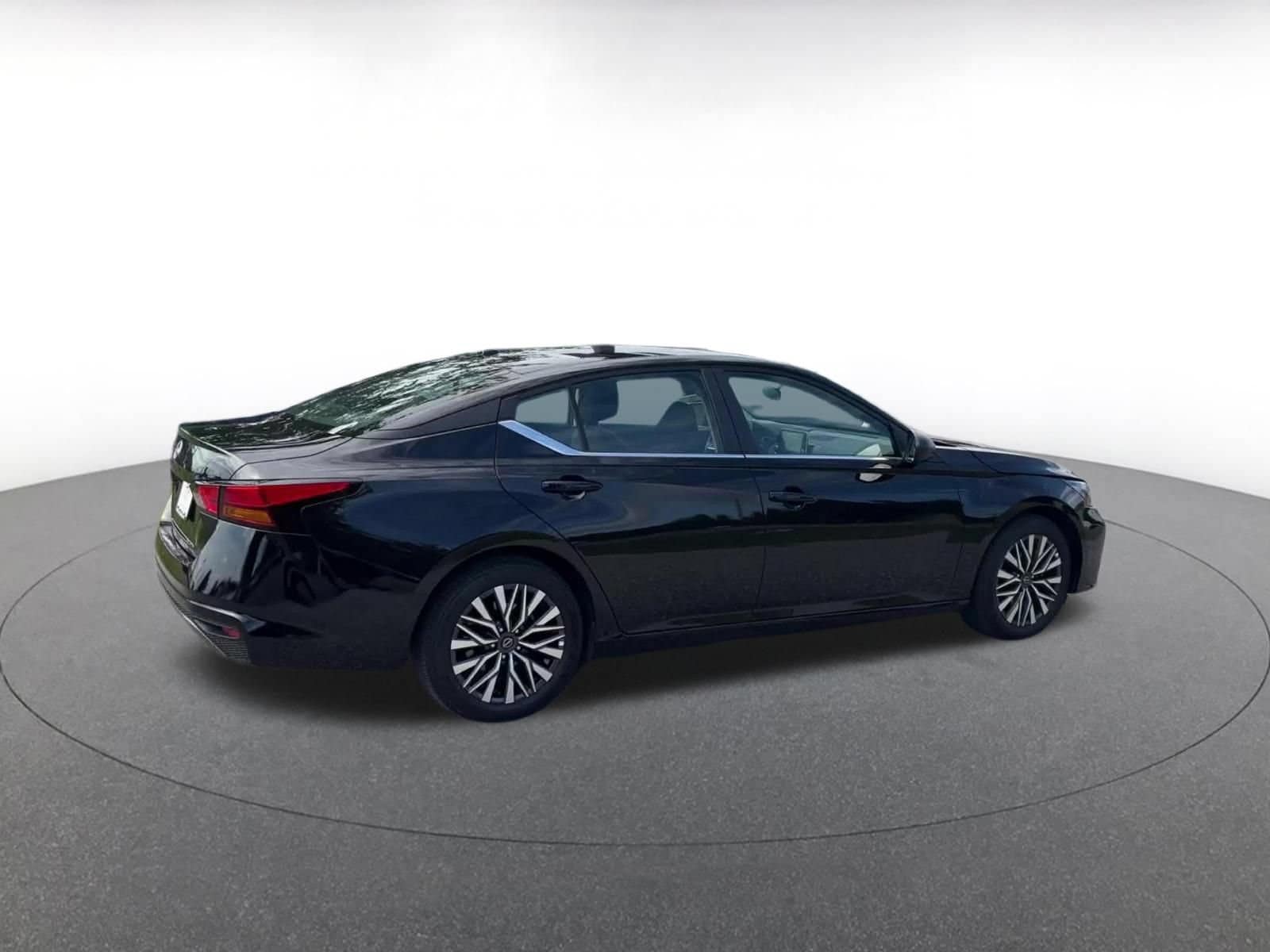 Thumbnail: 2026 Nissan Altima - 10