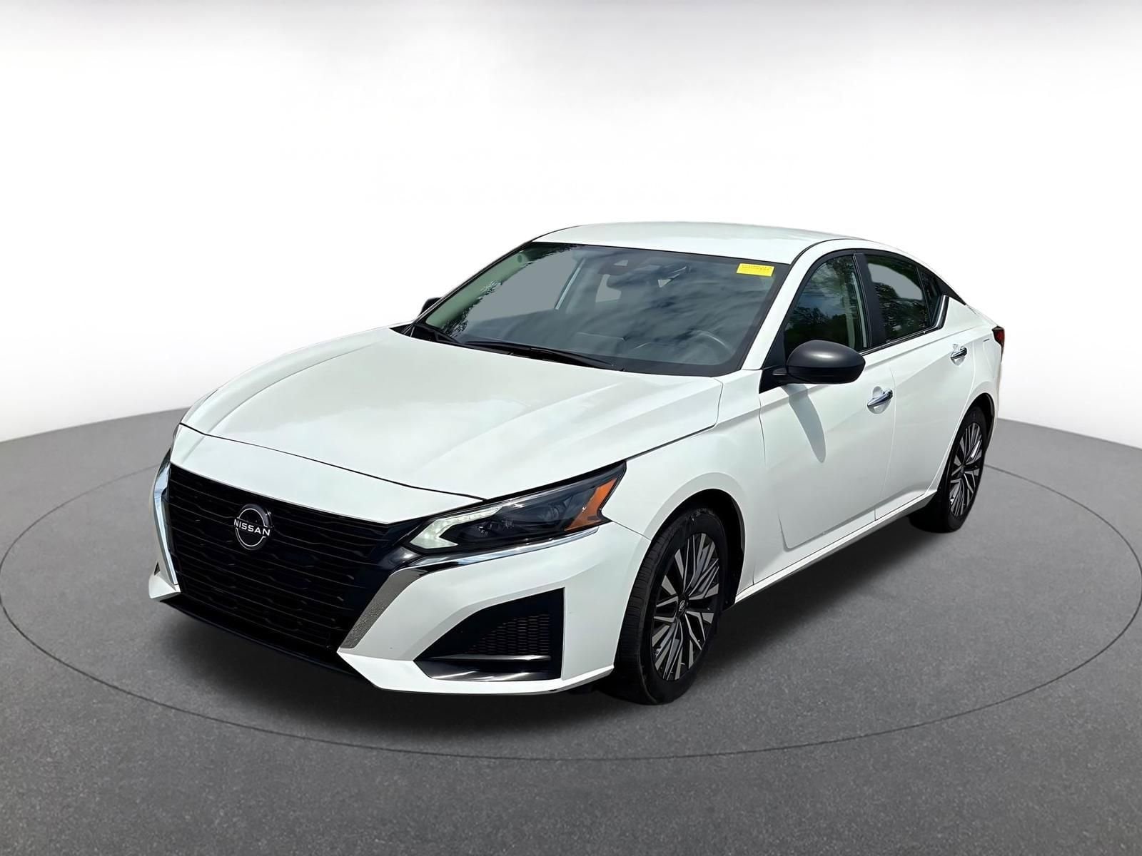 Thumbnail: 2025 Nissan Altima - 3