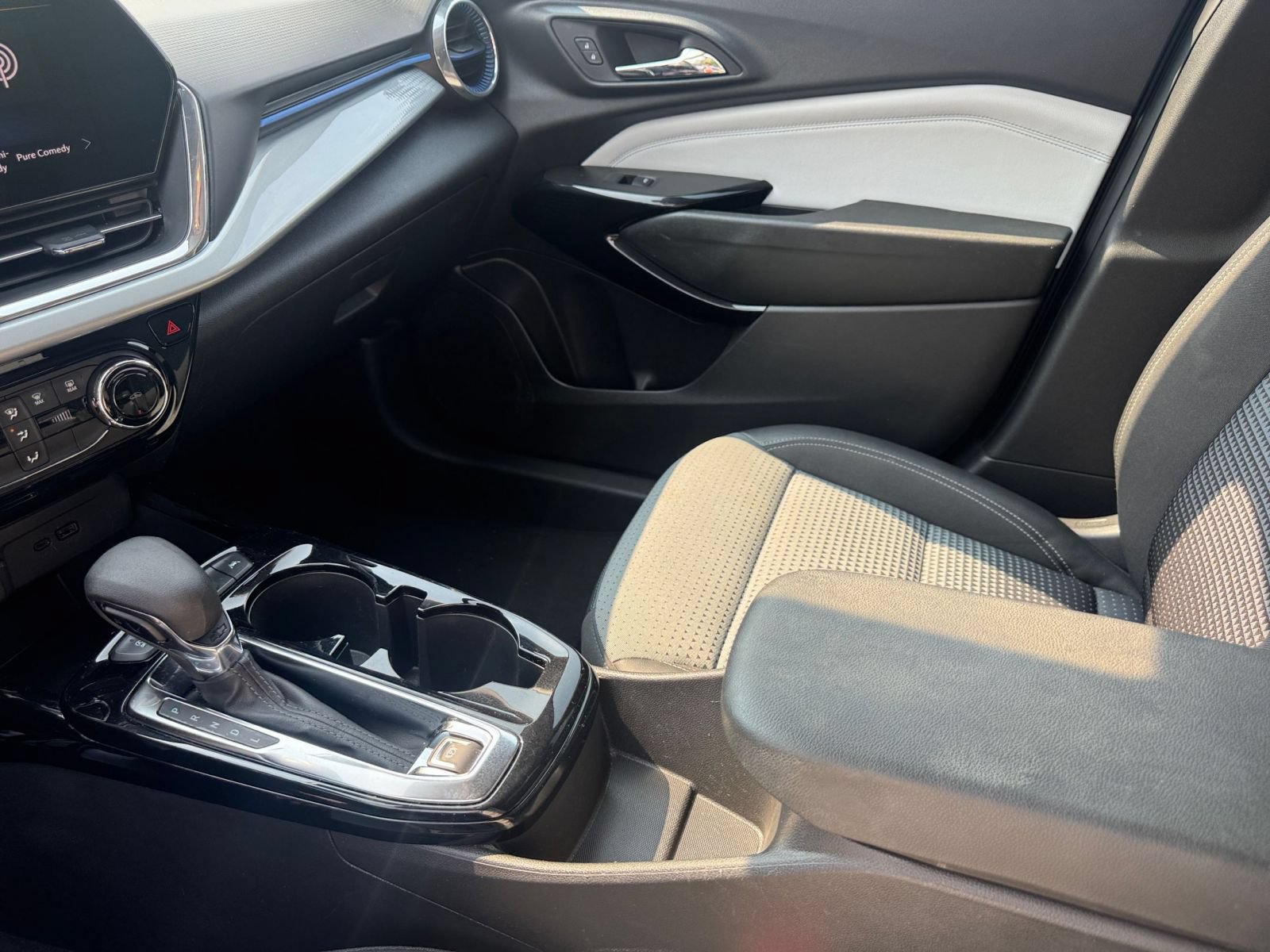Thumbnail: 2025 Chevrolet Trax - 35