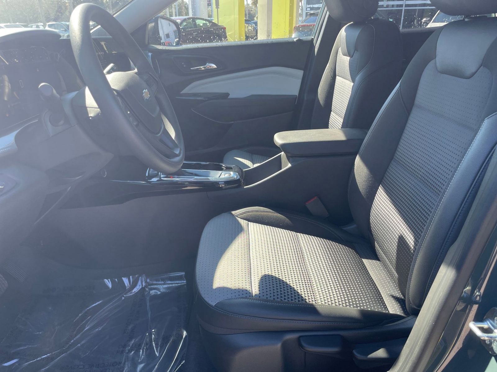 Thumbnail: 2025 Chevrolet Trax - 25